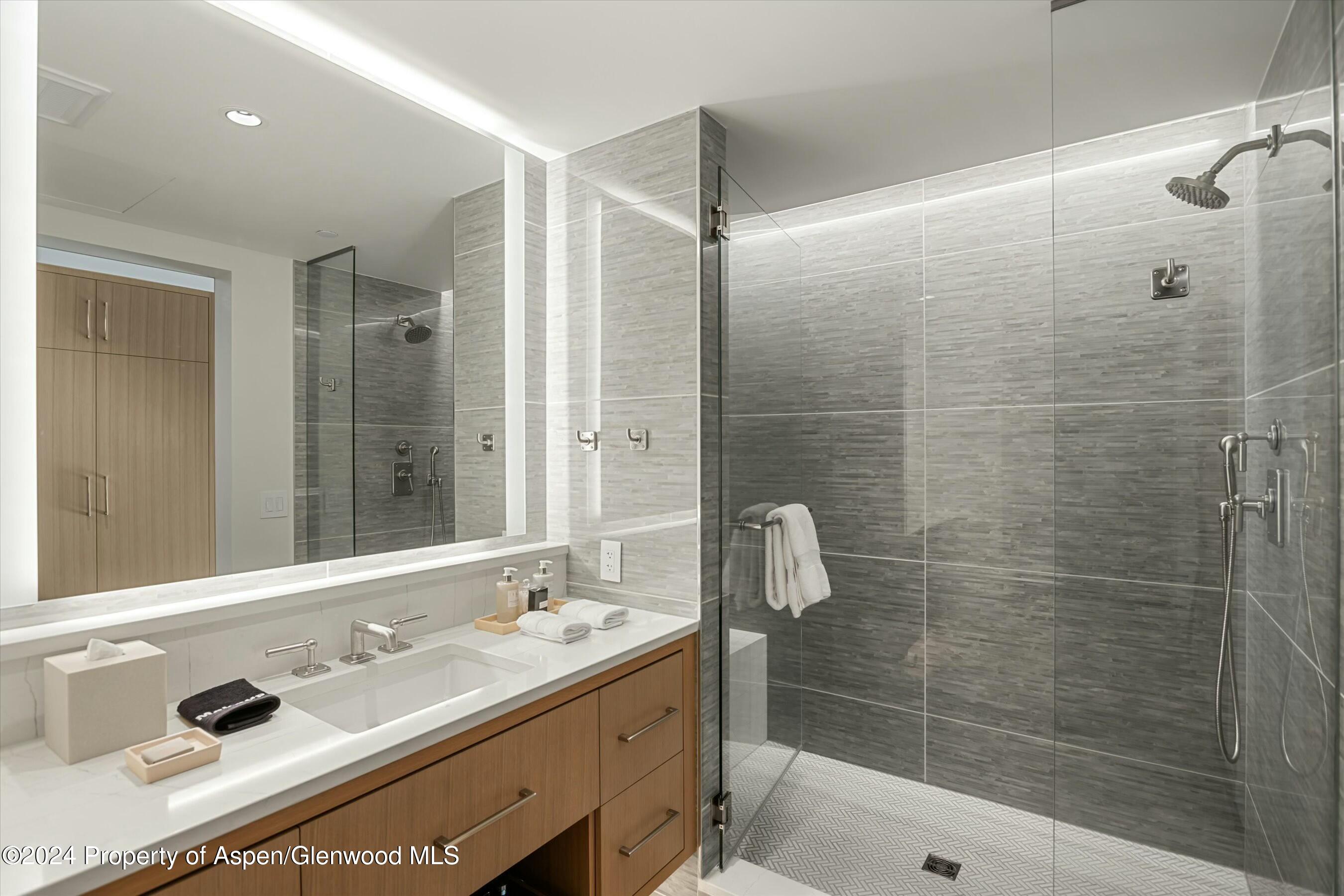 130 Wood Road, 257/259 Property Photo 10