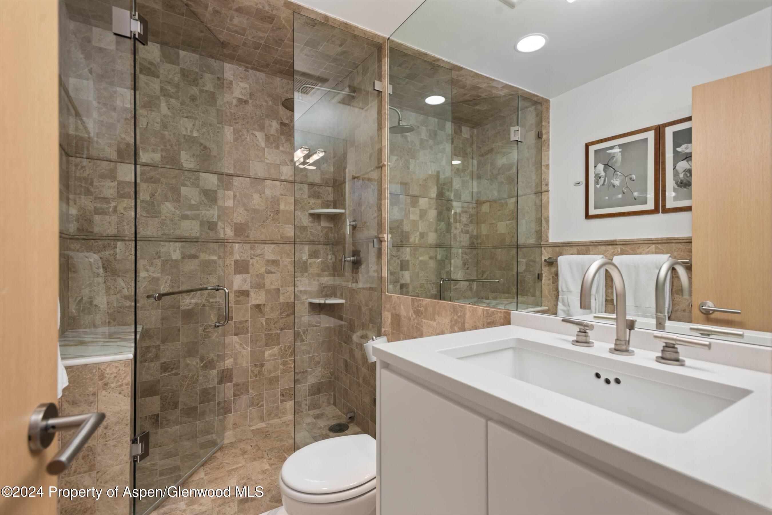 728 S Galena Street, 102-b Property Photo 13