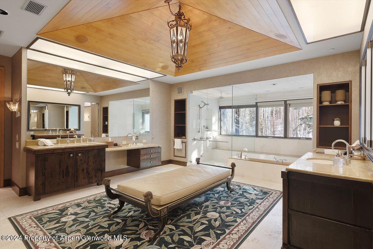 300 Eagle Pines Drive Property Photo 14