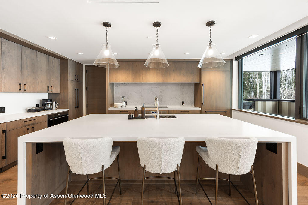 180 Wood Road, 302 Property Photo 11