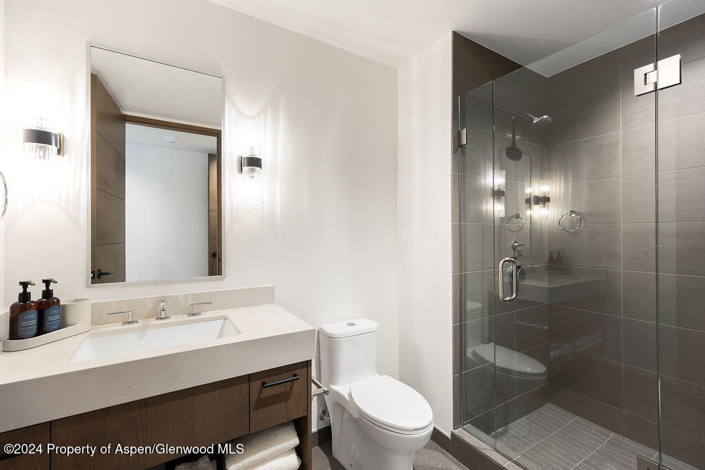 180 Wood Road, 302 Property Photo 20