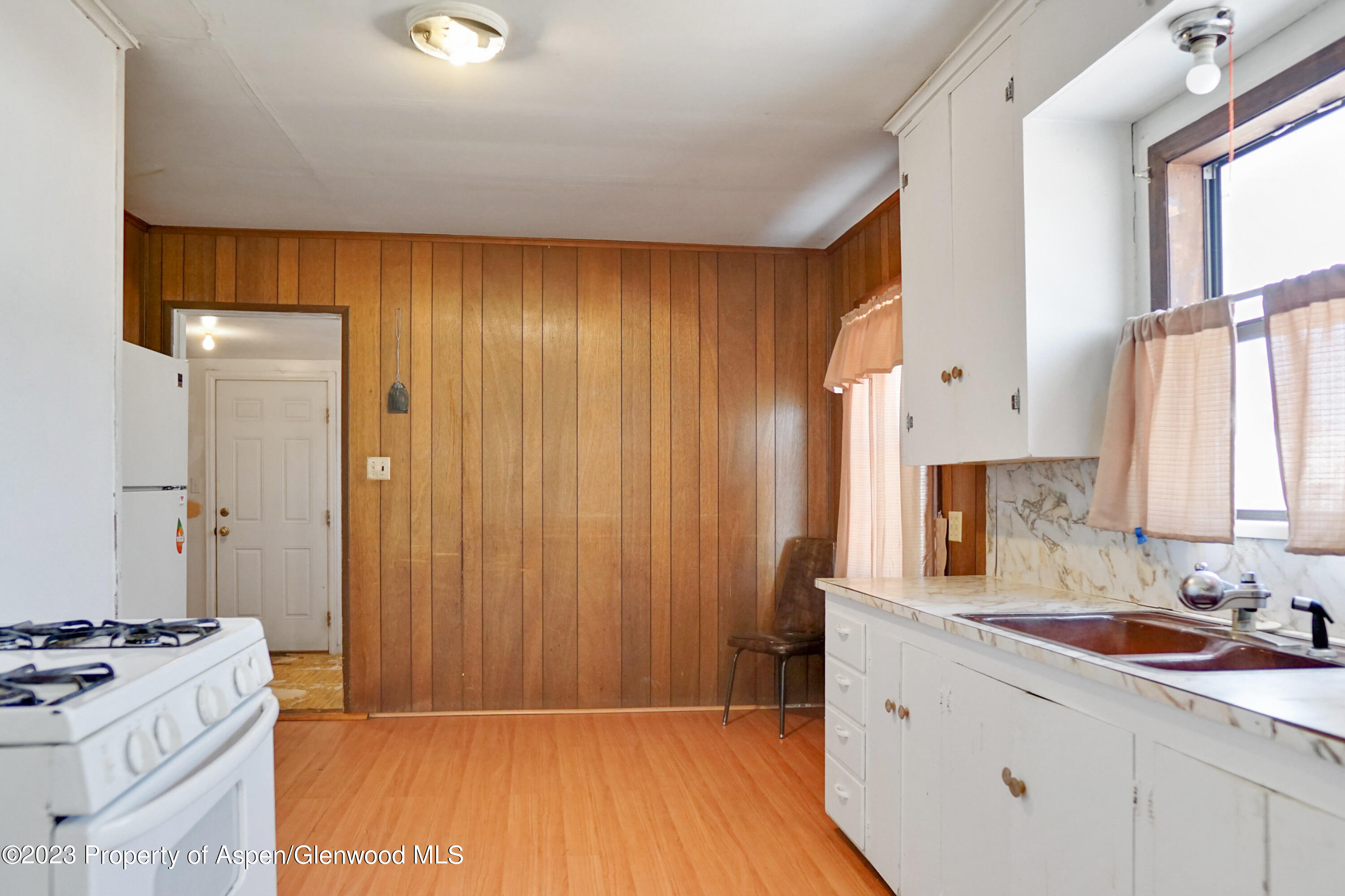 302 W Main Street Property Photo 5