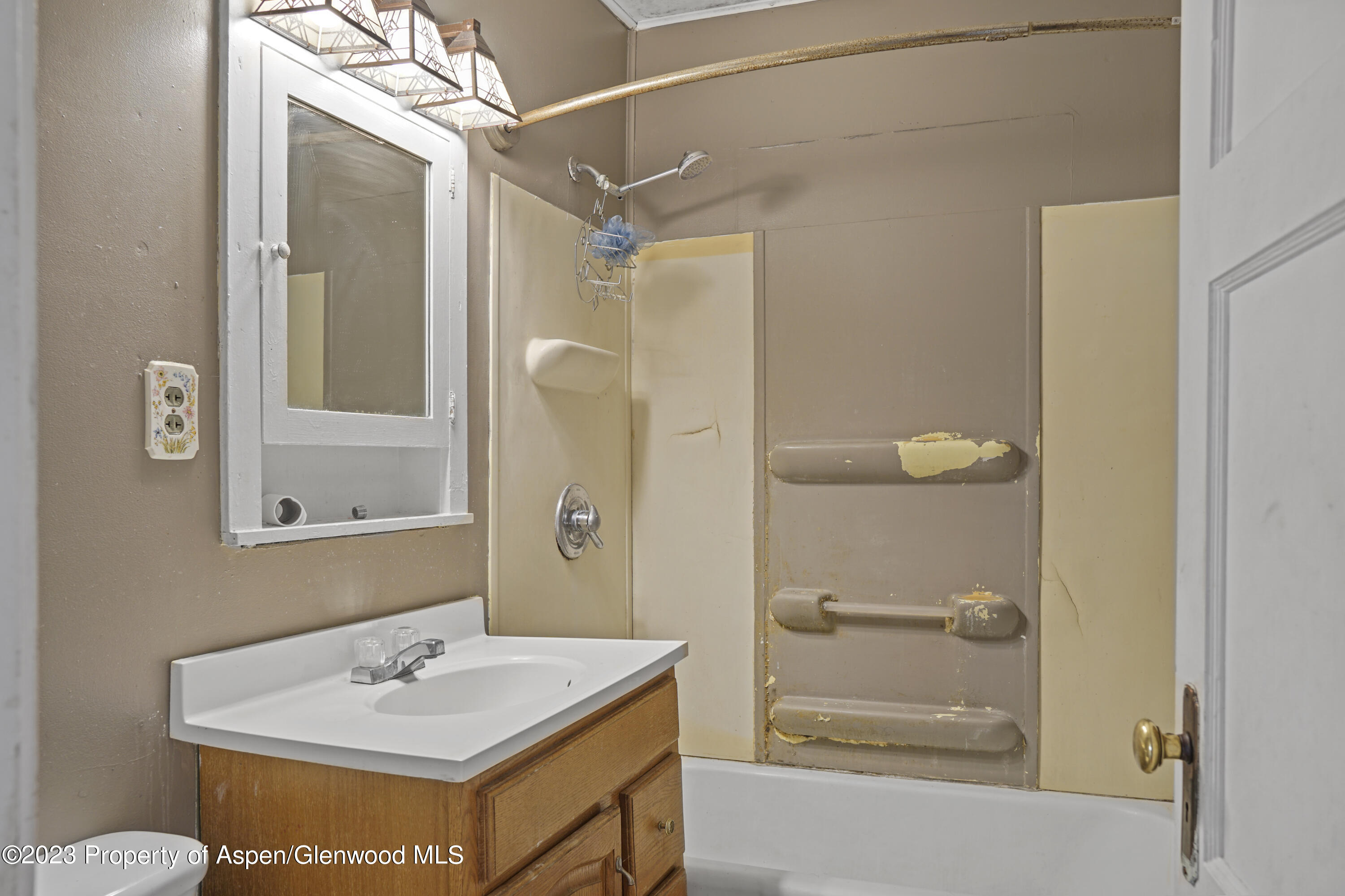 302 W Main Street Property Photo 11