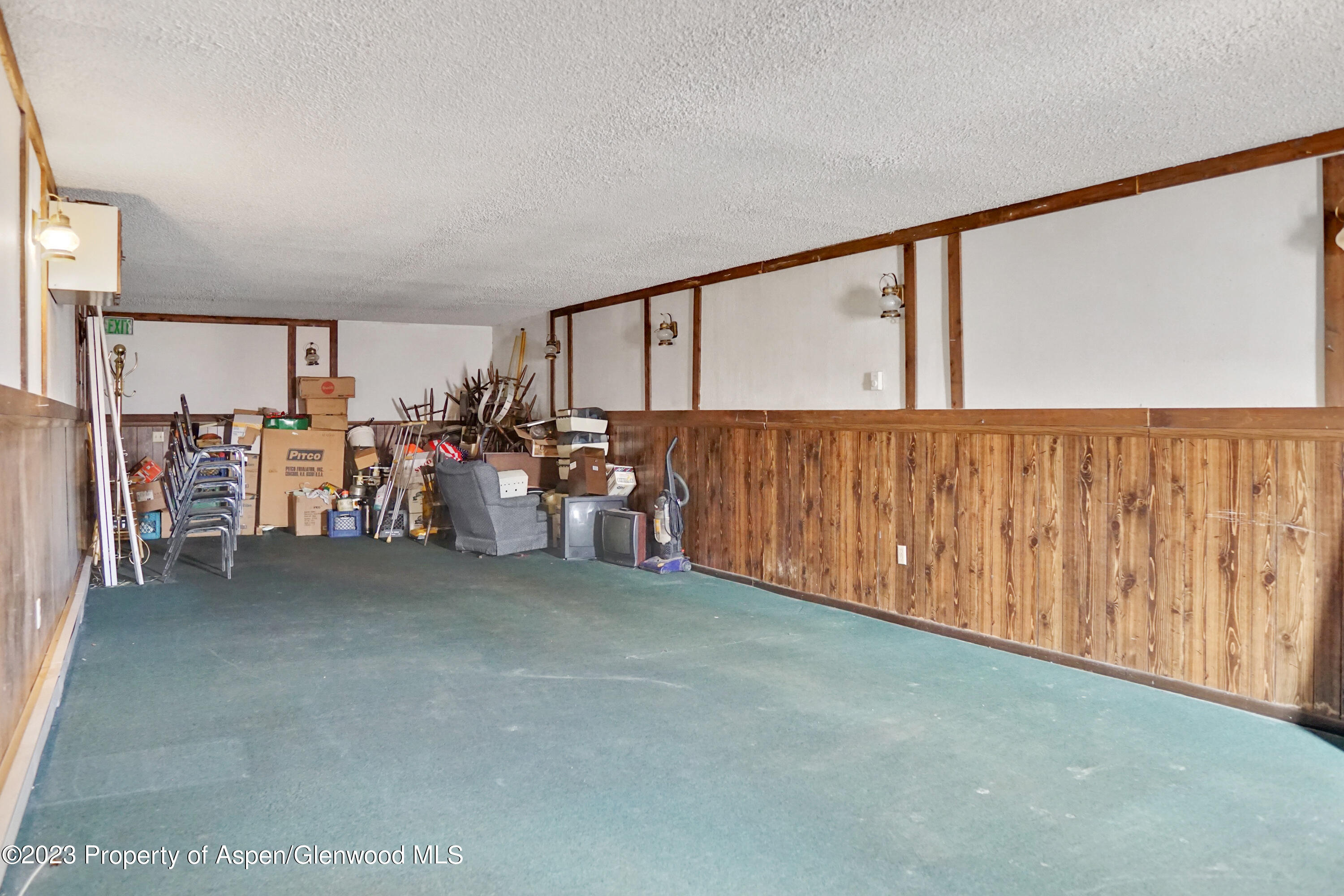 302 W Main Street Property Photo 36
