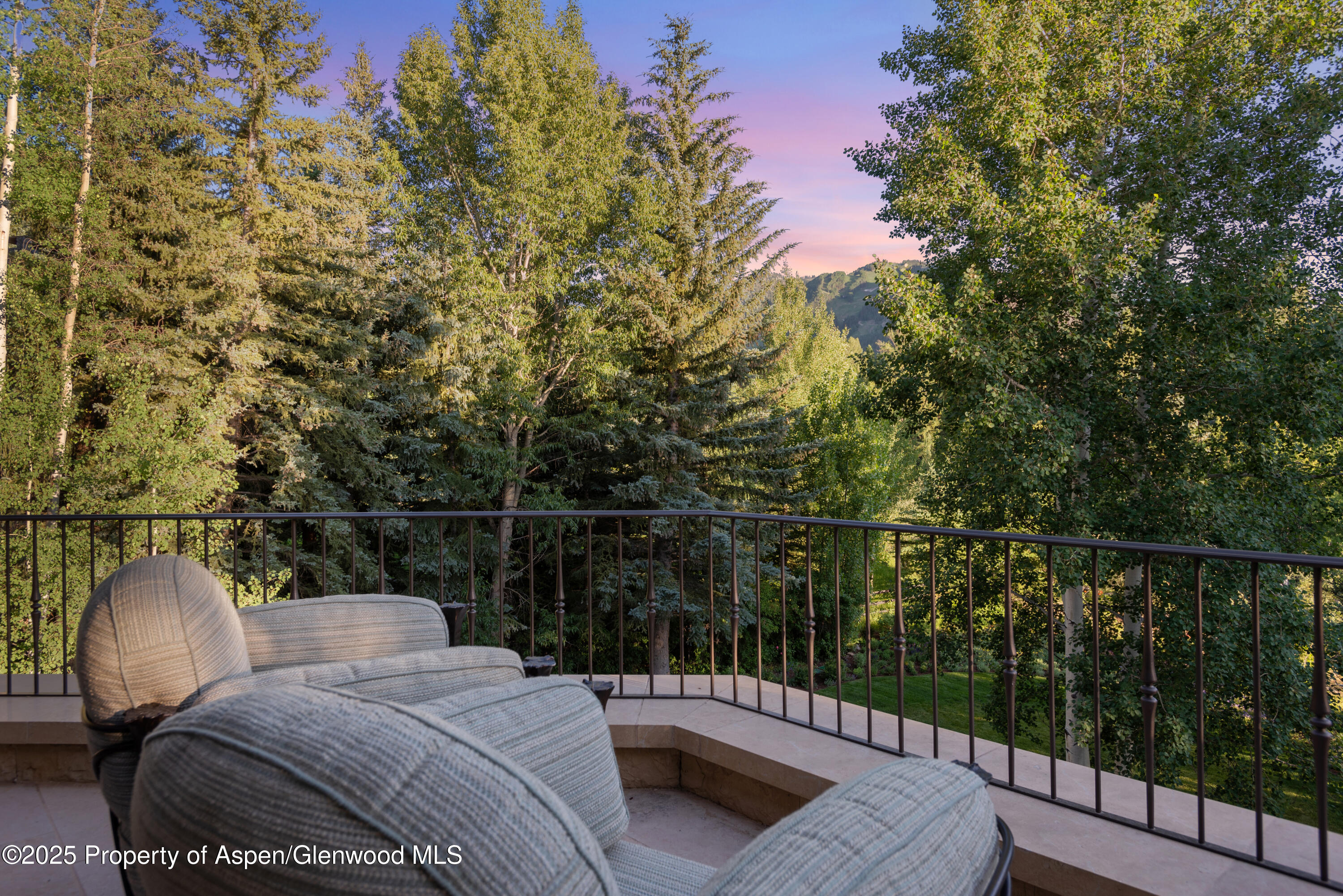 64 Pitkin Way Property Photo 19