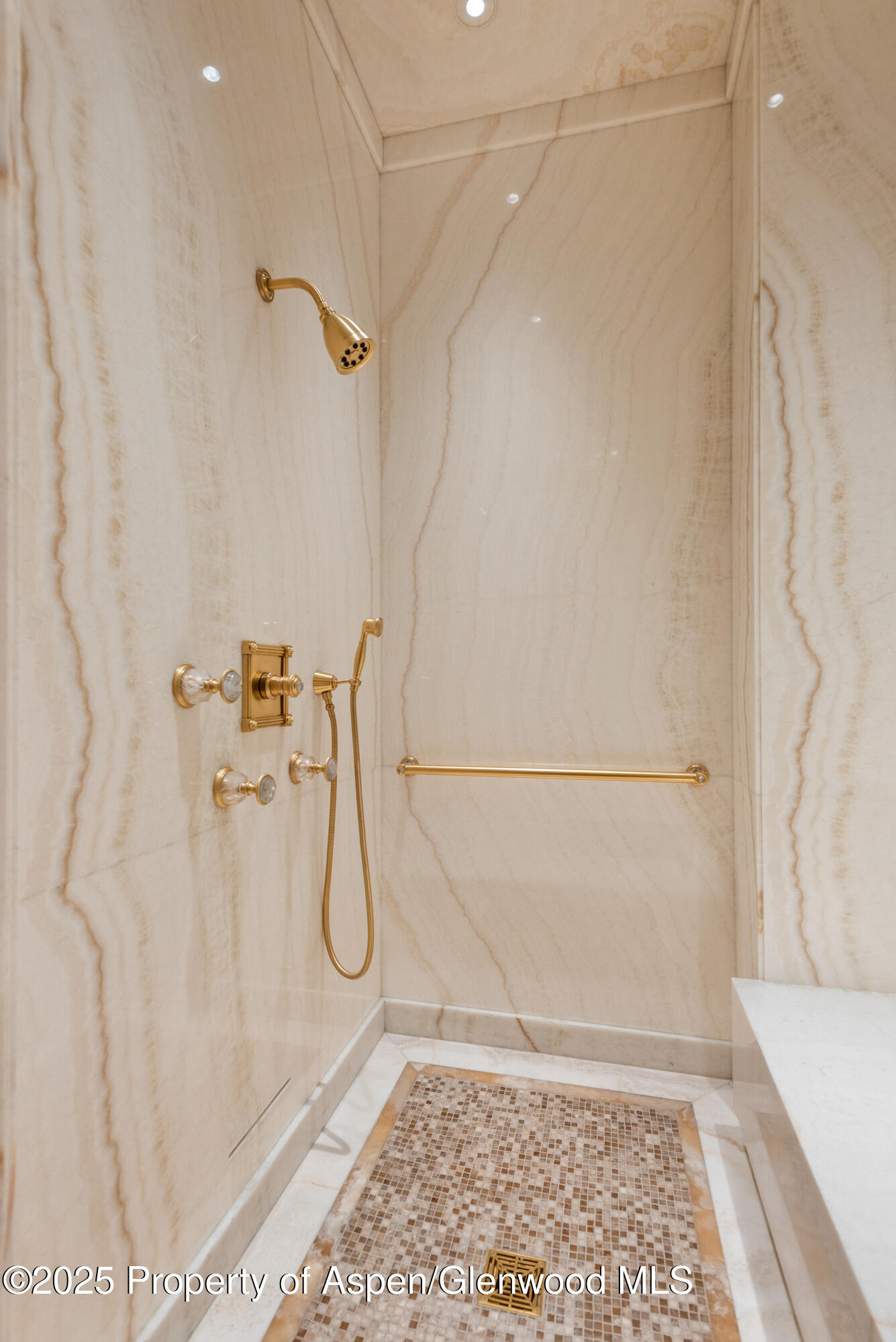 64 Pitkin Way Property Photo 27