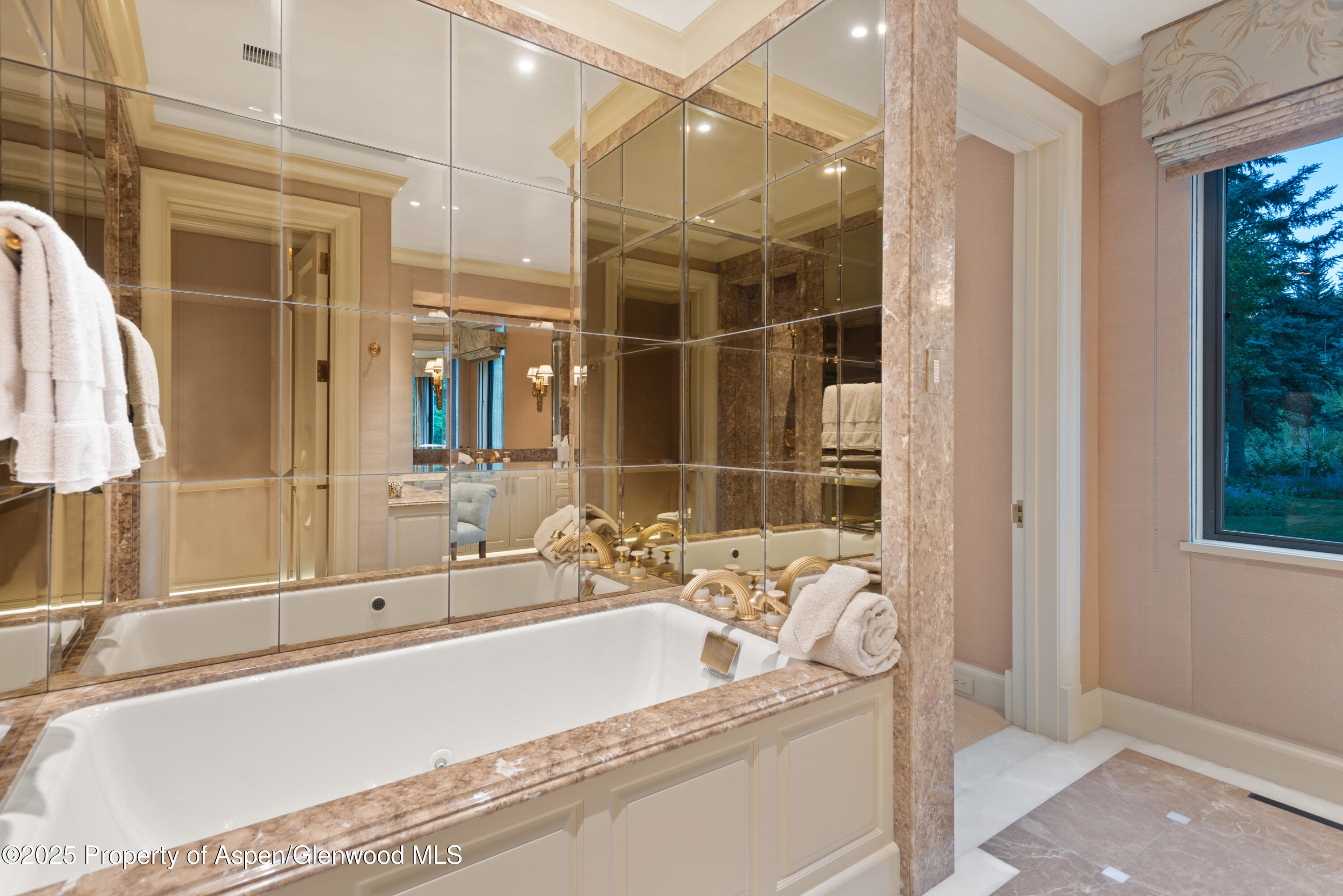 64 Pitkin Way Property Photo 35
