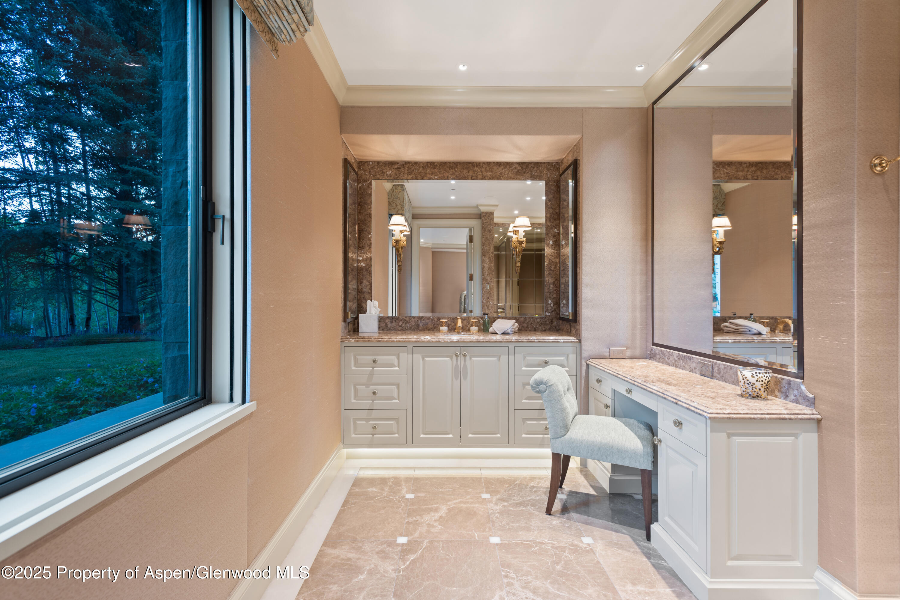 64 Pitkin Way Property Photo 36