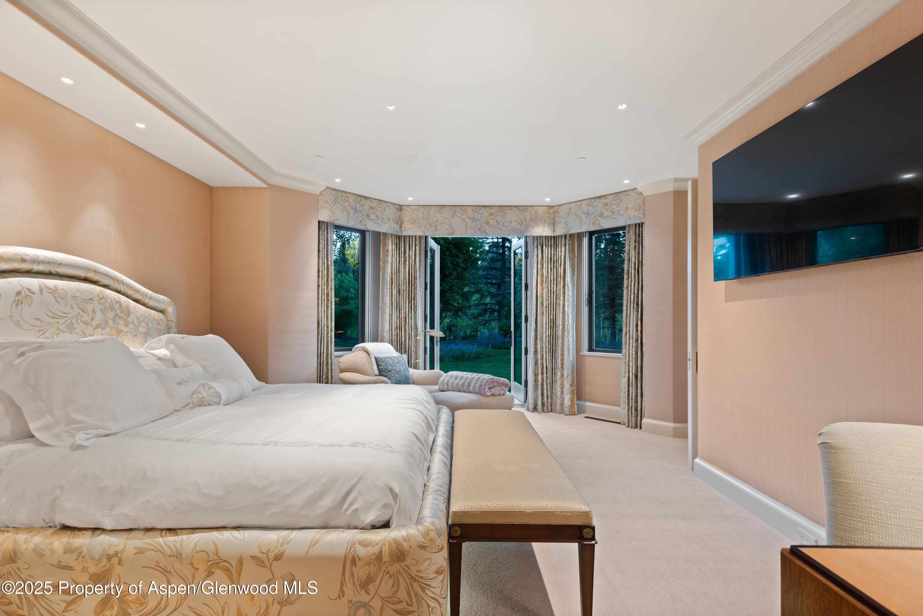 64 Pitkin Way Property Photo 38