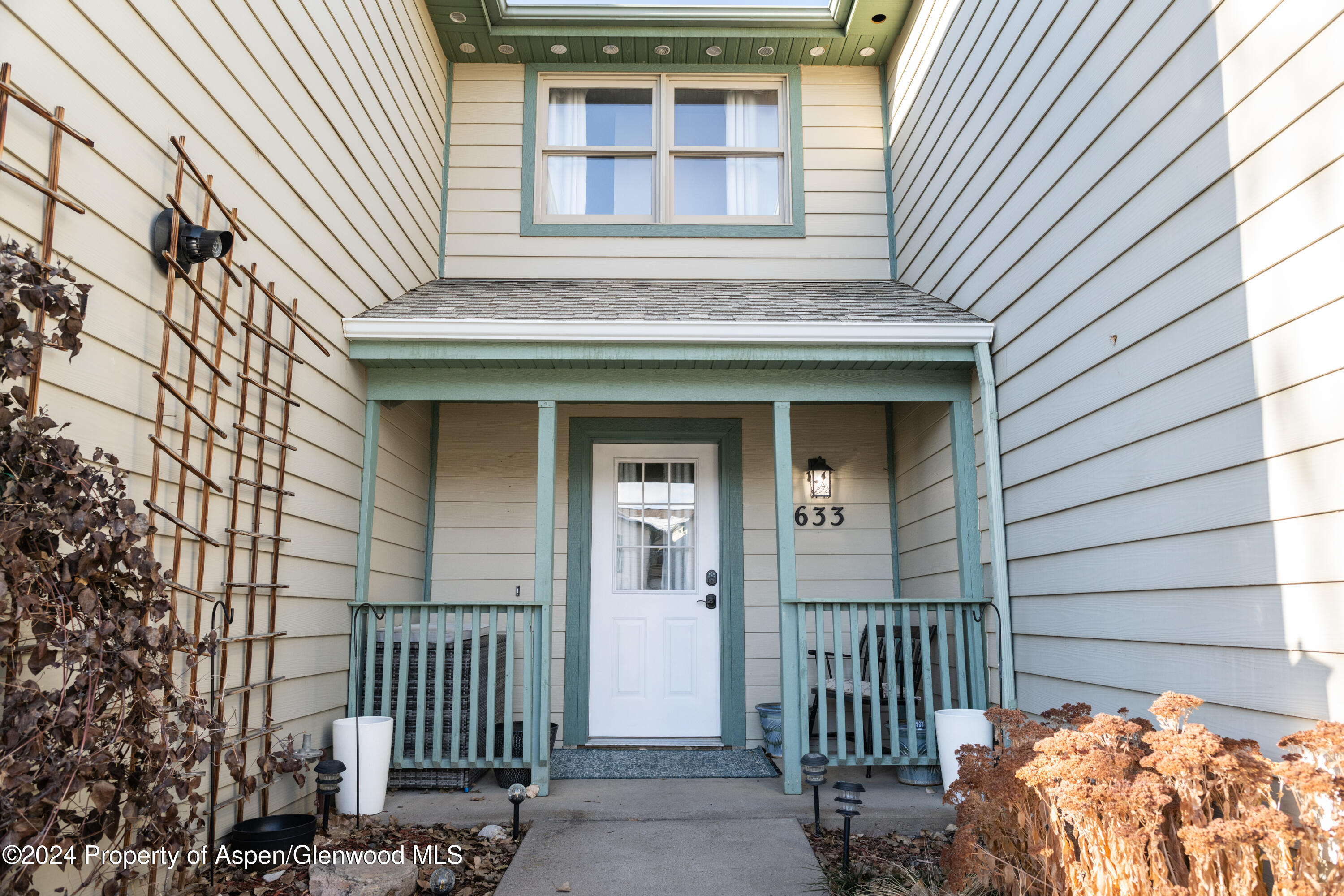 633 Alder Ridge Lane Property Photo 2