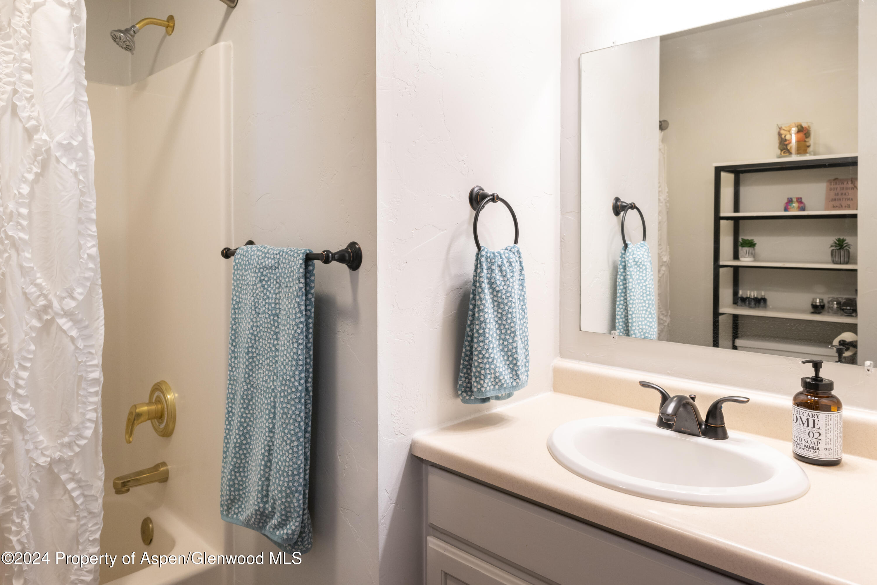 633 Alder Ridge Lane Property Photo 13