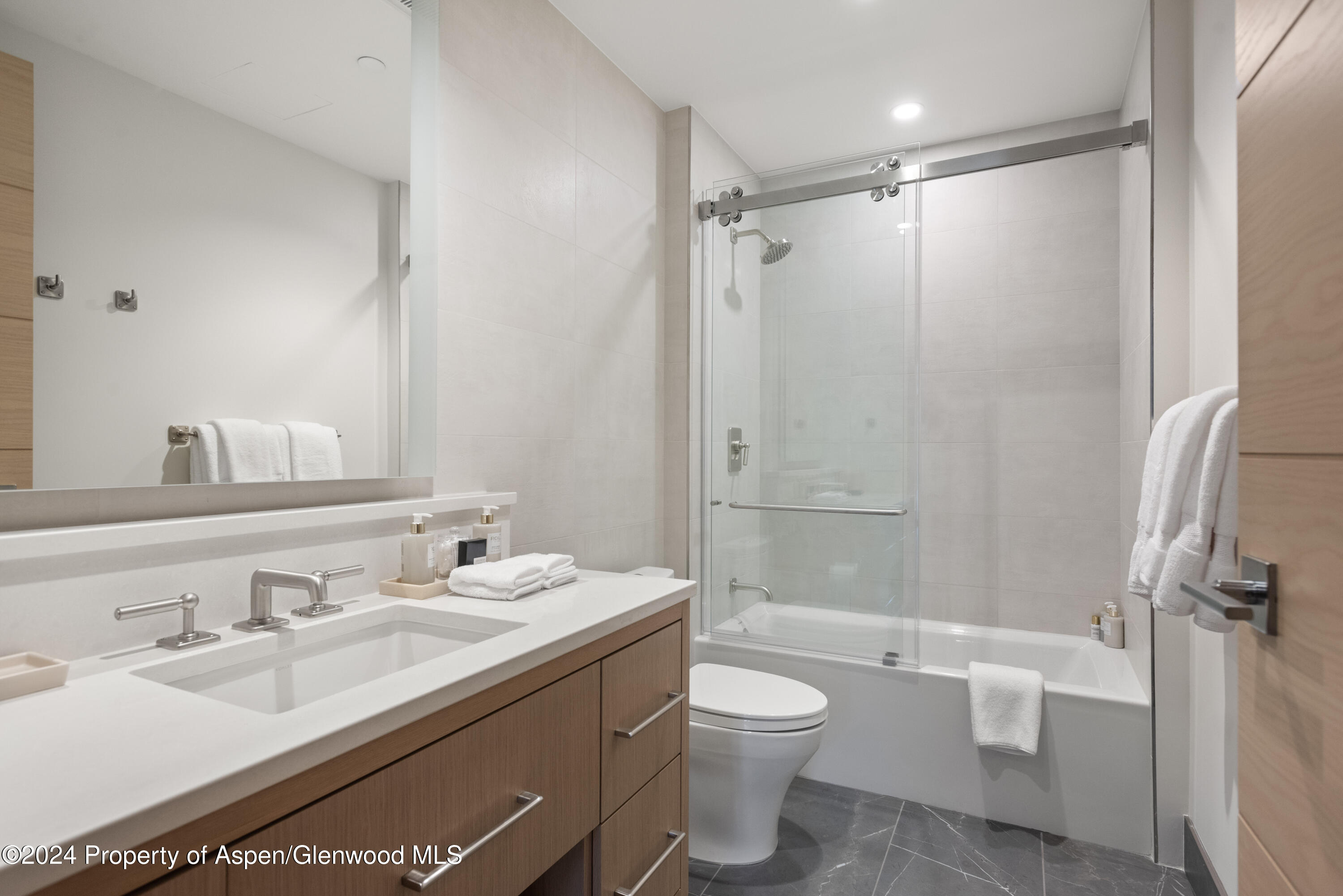 130 Wood Road, 256 & 258 Property Photo 16