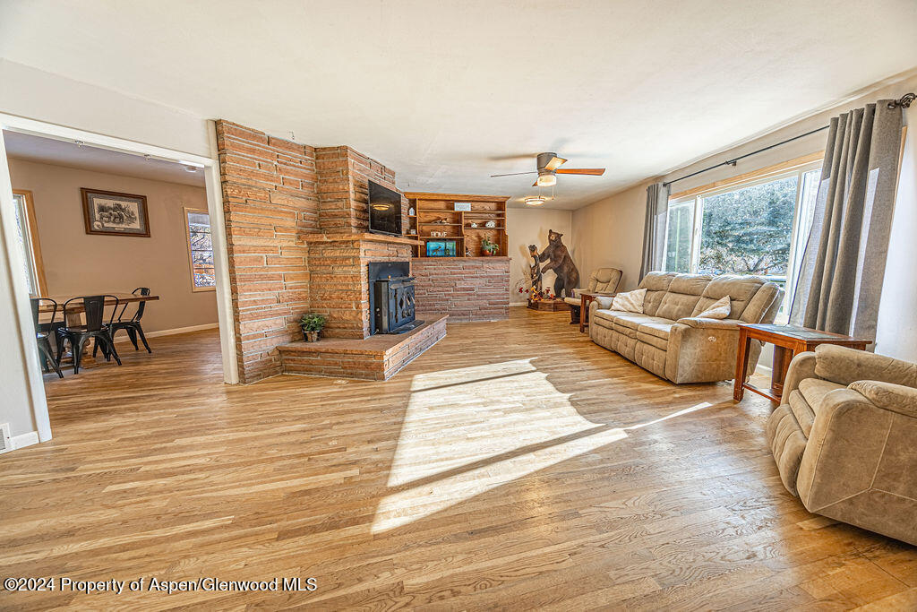 849 Barclay Street Property Photo 5