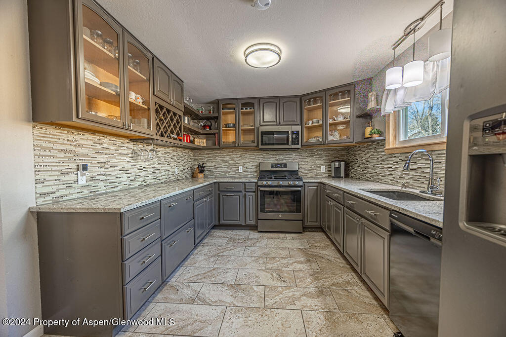 849 Barclay Street Property Photo 14