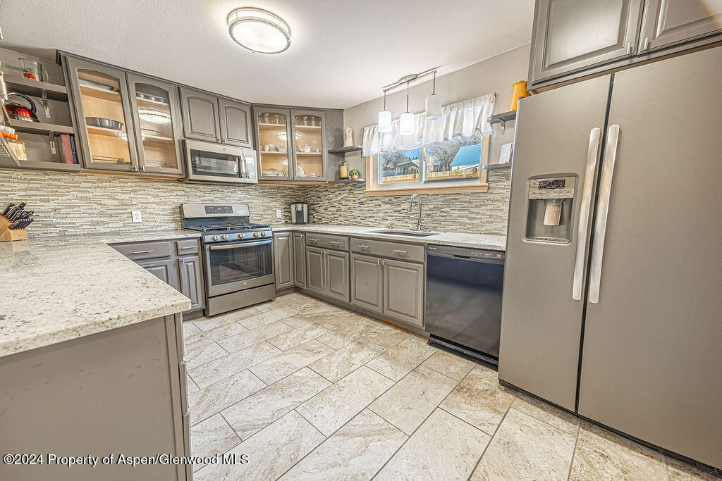 849 Barclay Street Property Photo 15