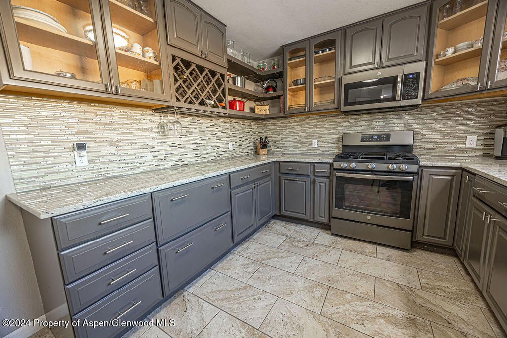 849 Barclay Street Property Photo 16