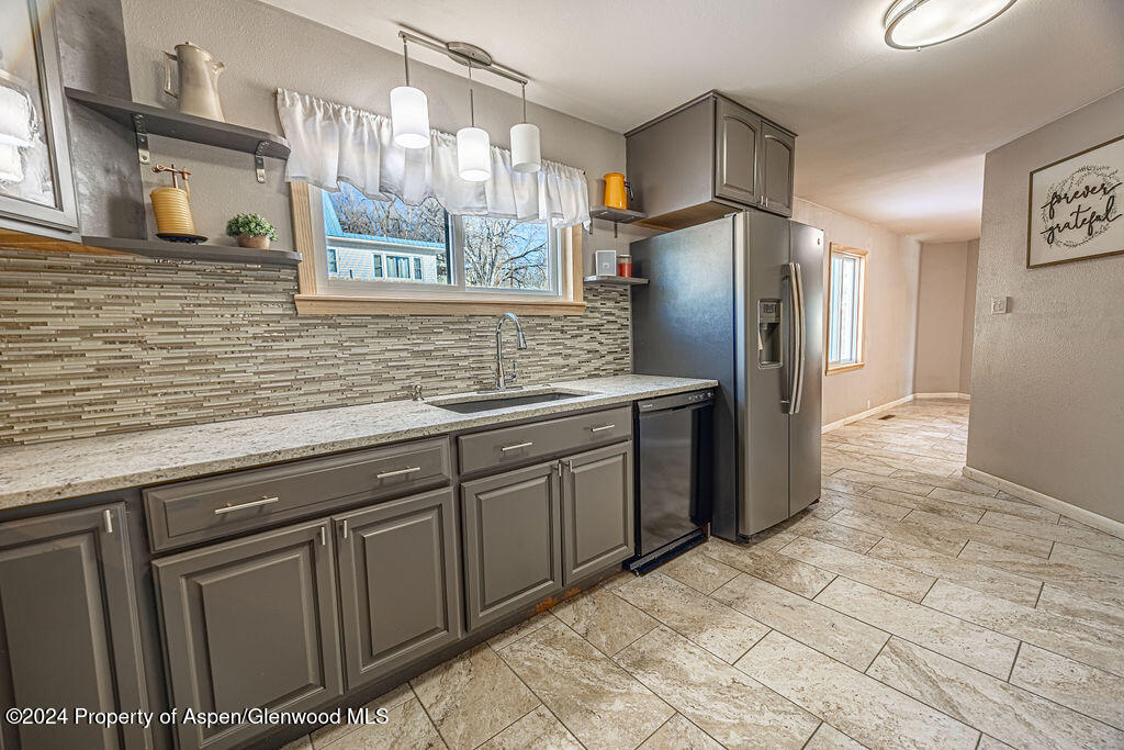 849 Barclay Street Property Photo 17