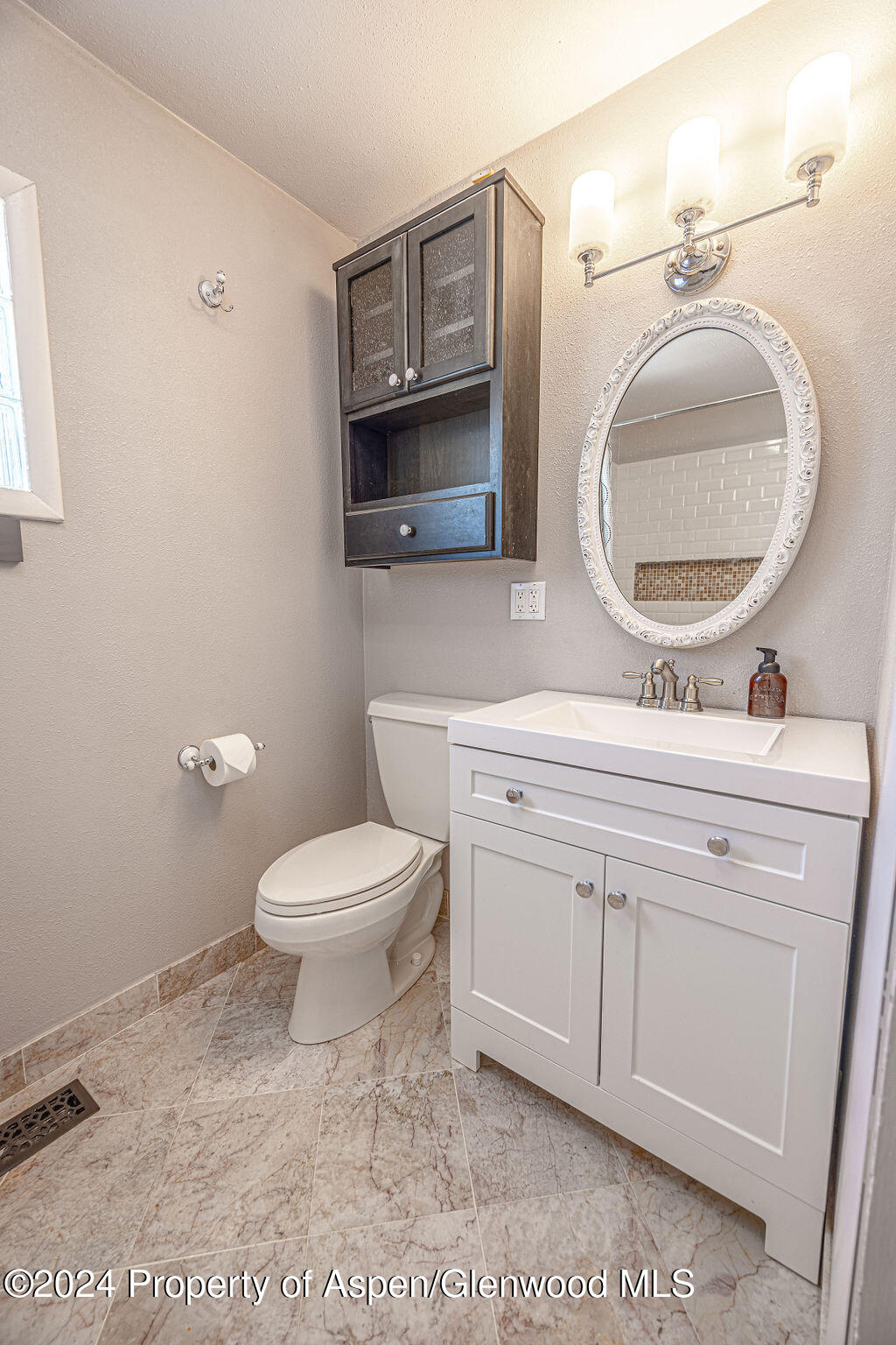 849 Barclay Street Property Photo 26
