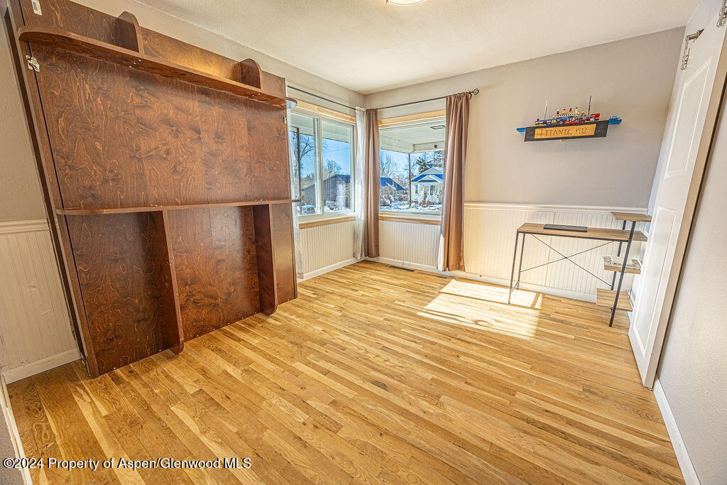 849 Barclay Street Property Photo 33