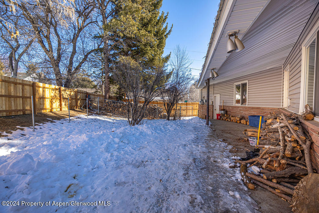 849 Barclay Street Property Photo 38