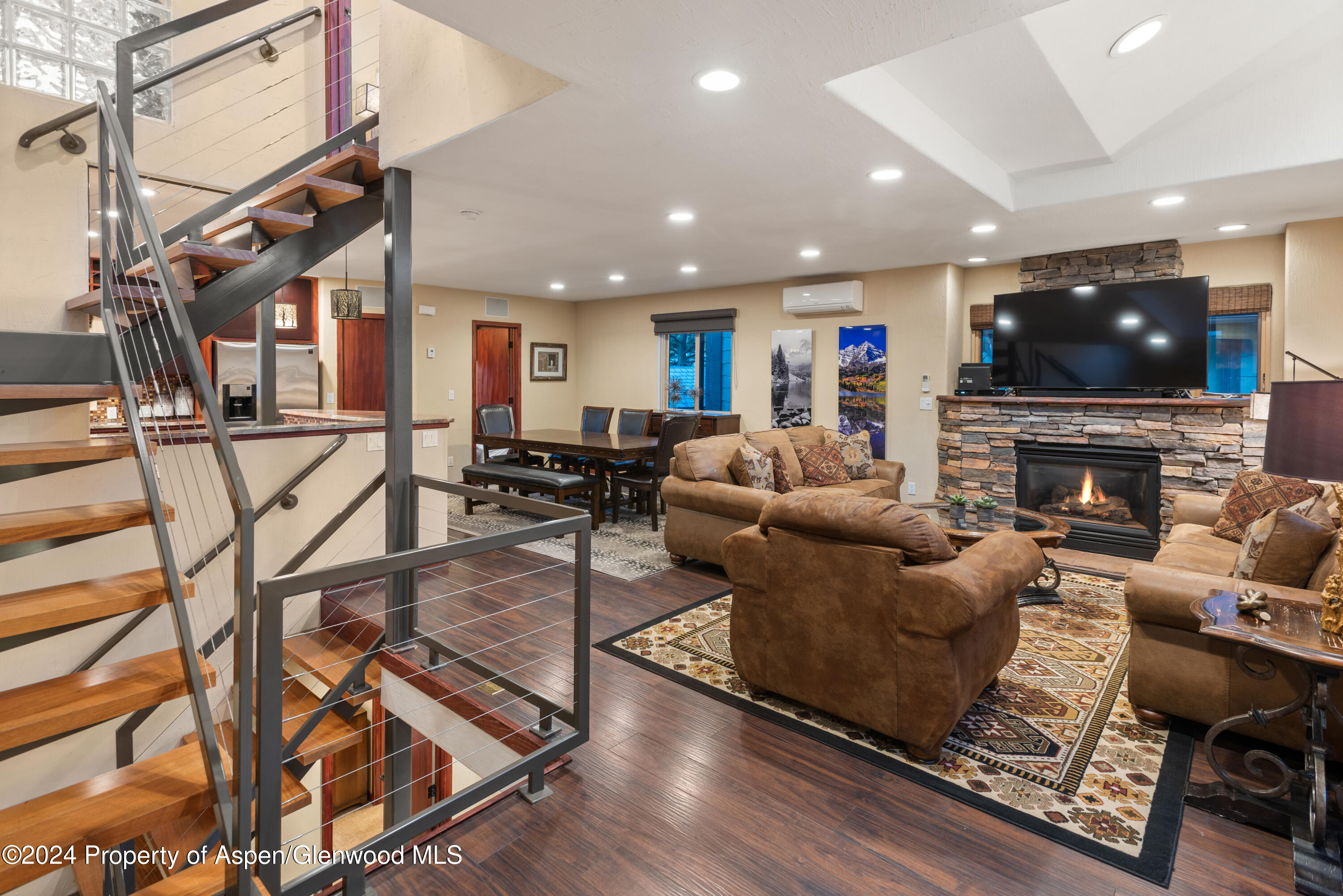 650 S Monarch Street, 4 Property Photo 2