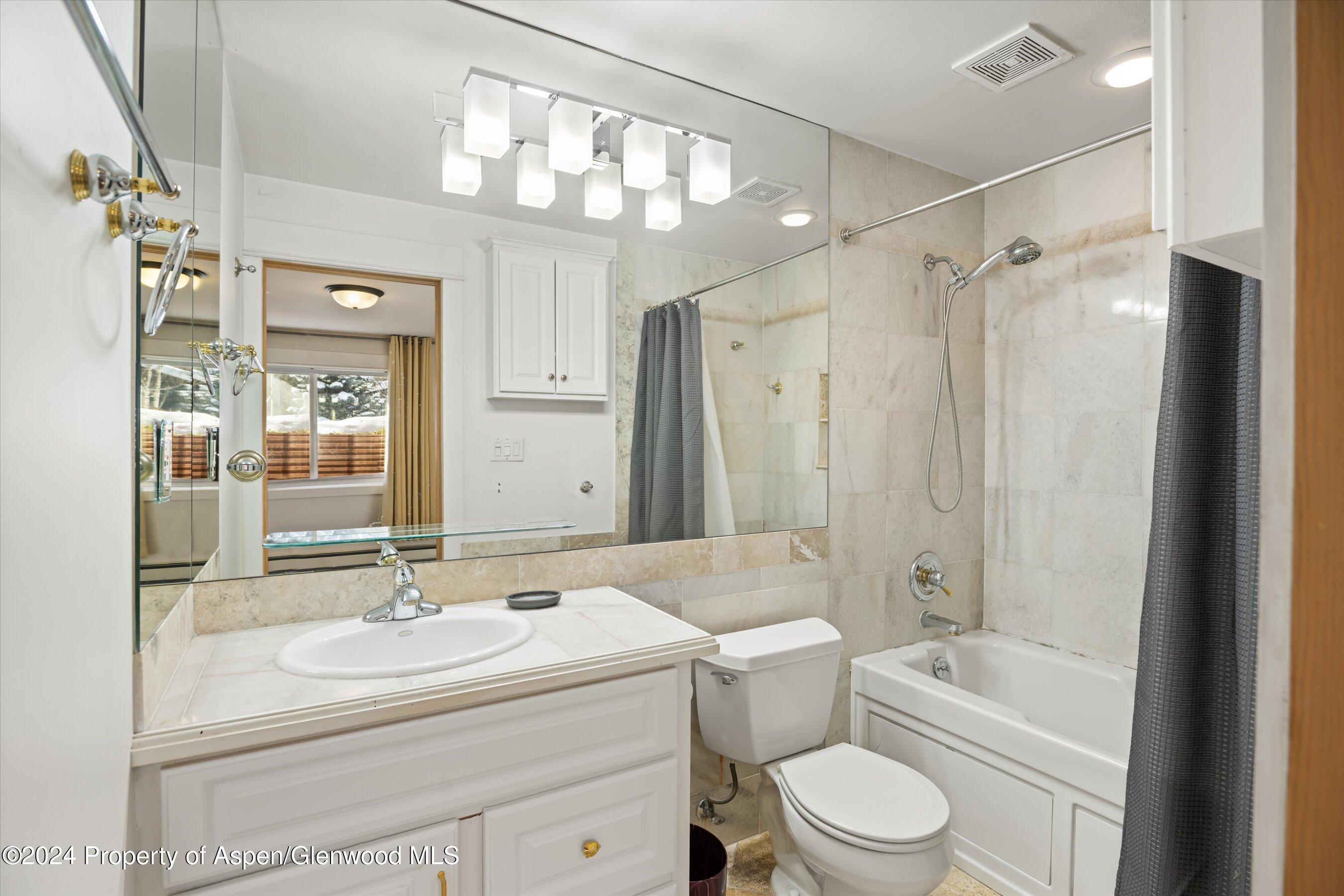 326 Midland Avenue, 101 Property Photo 7
