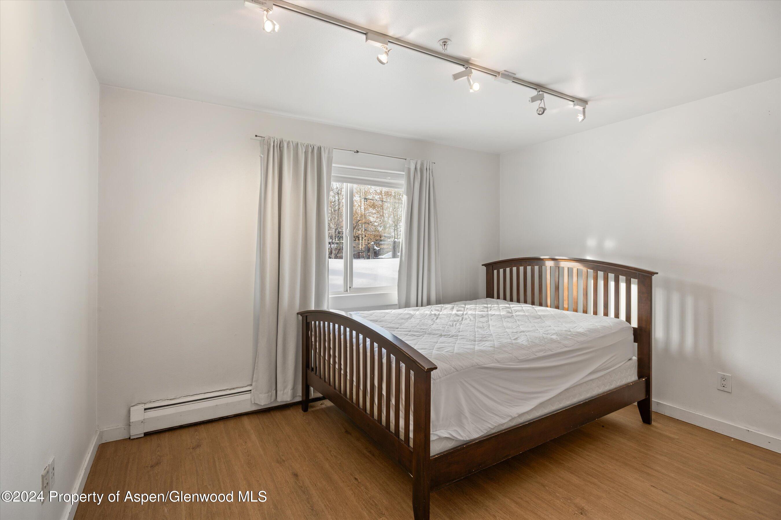 326 Midland Avenue, 101 Property Photo 9