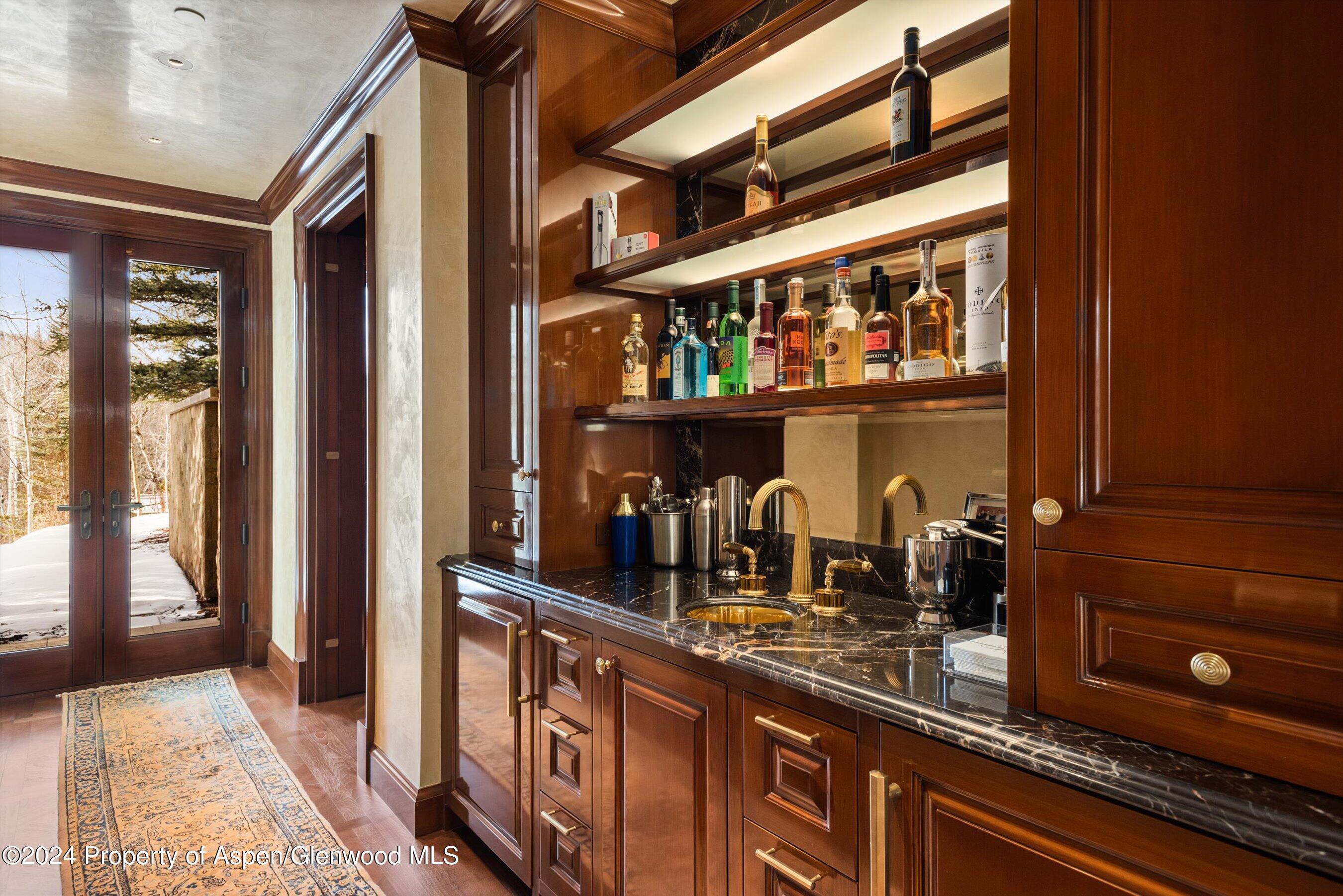 64 Pitkin Way Property Photo 11