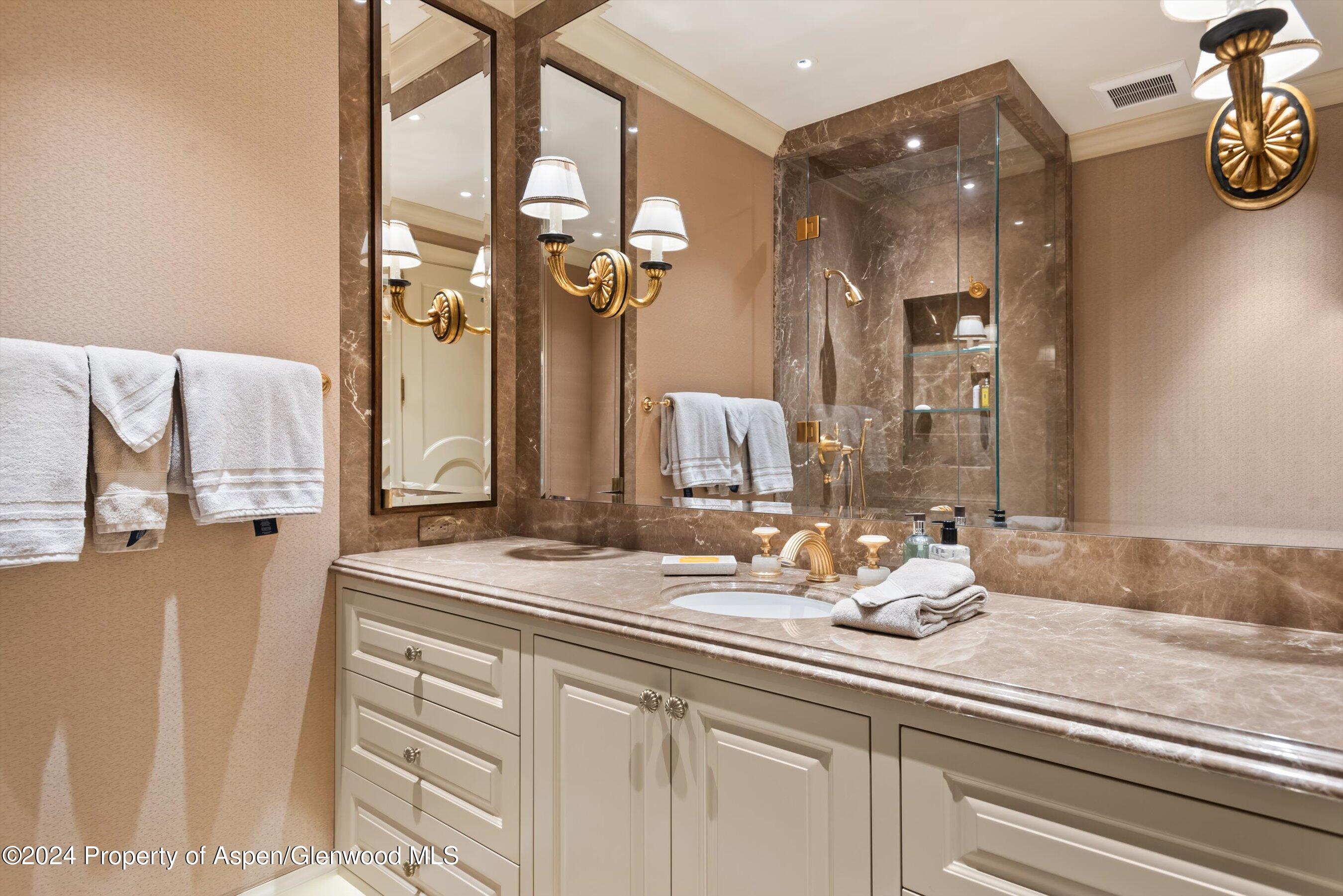 64 Pitkin Way Property Photo 19