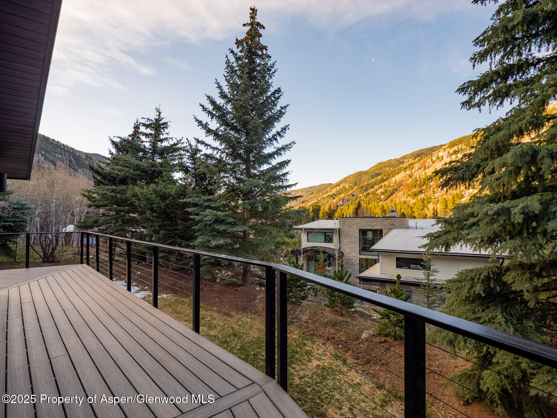 51 Roaring Fork Drive Property Photo 4