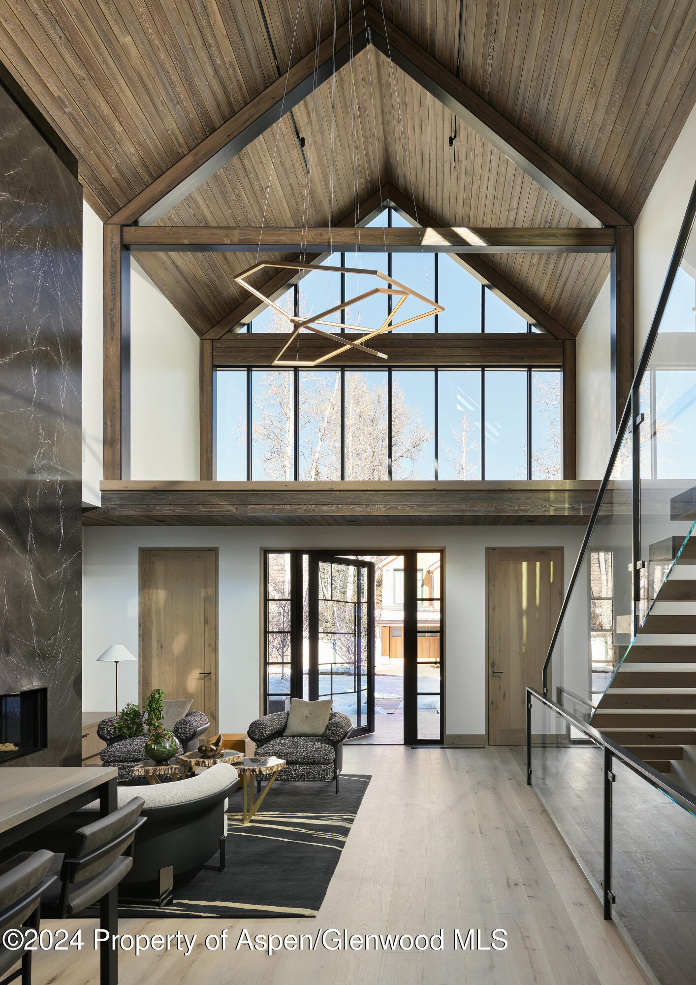 411 Pearl Court Property Photo 8