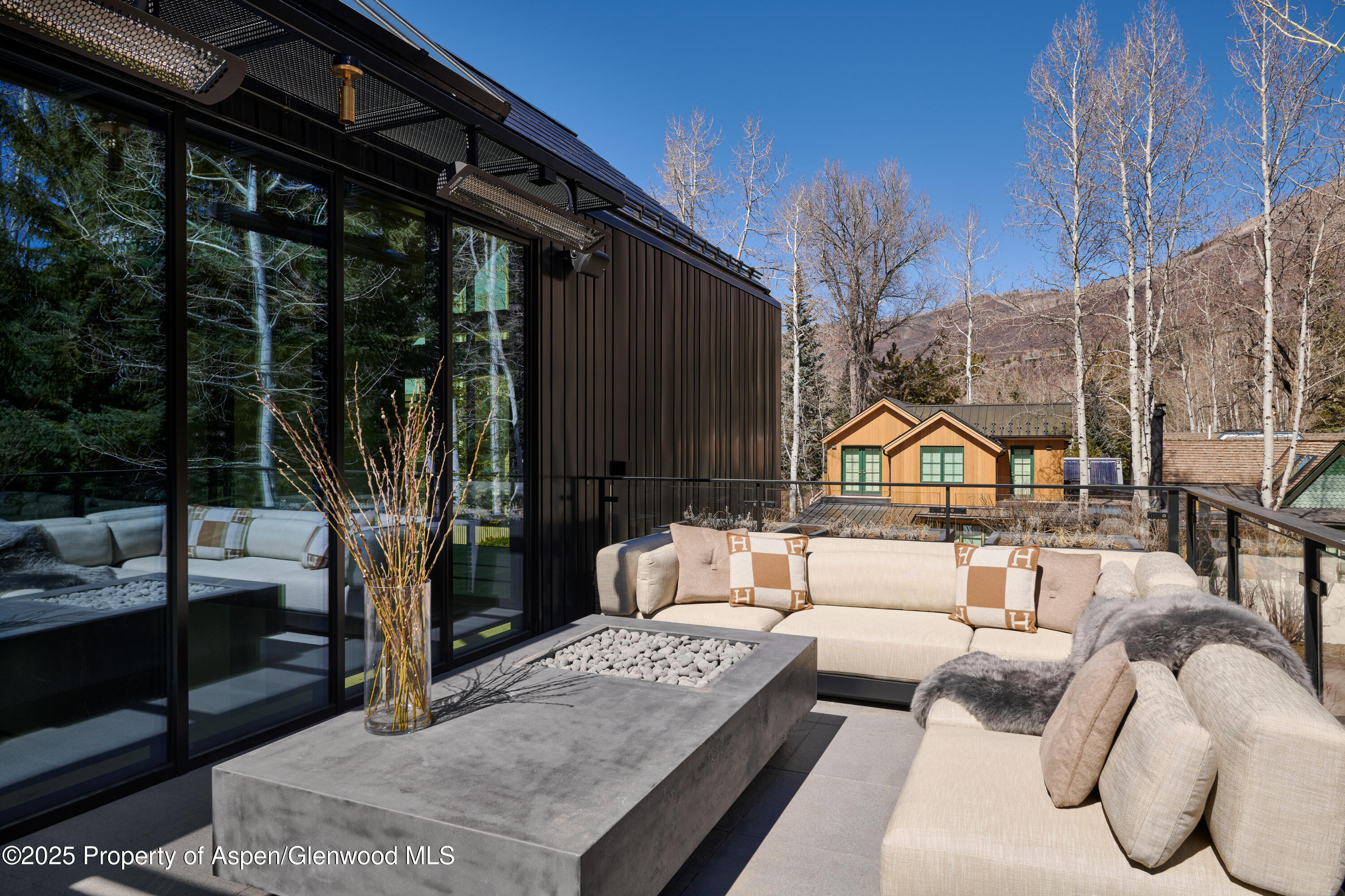 411 Pearl Court Property Photo 28