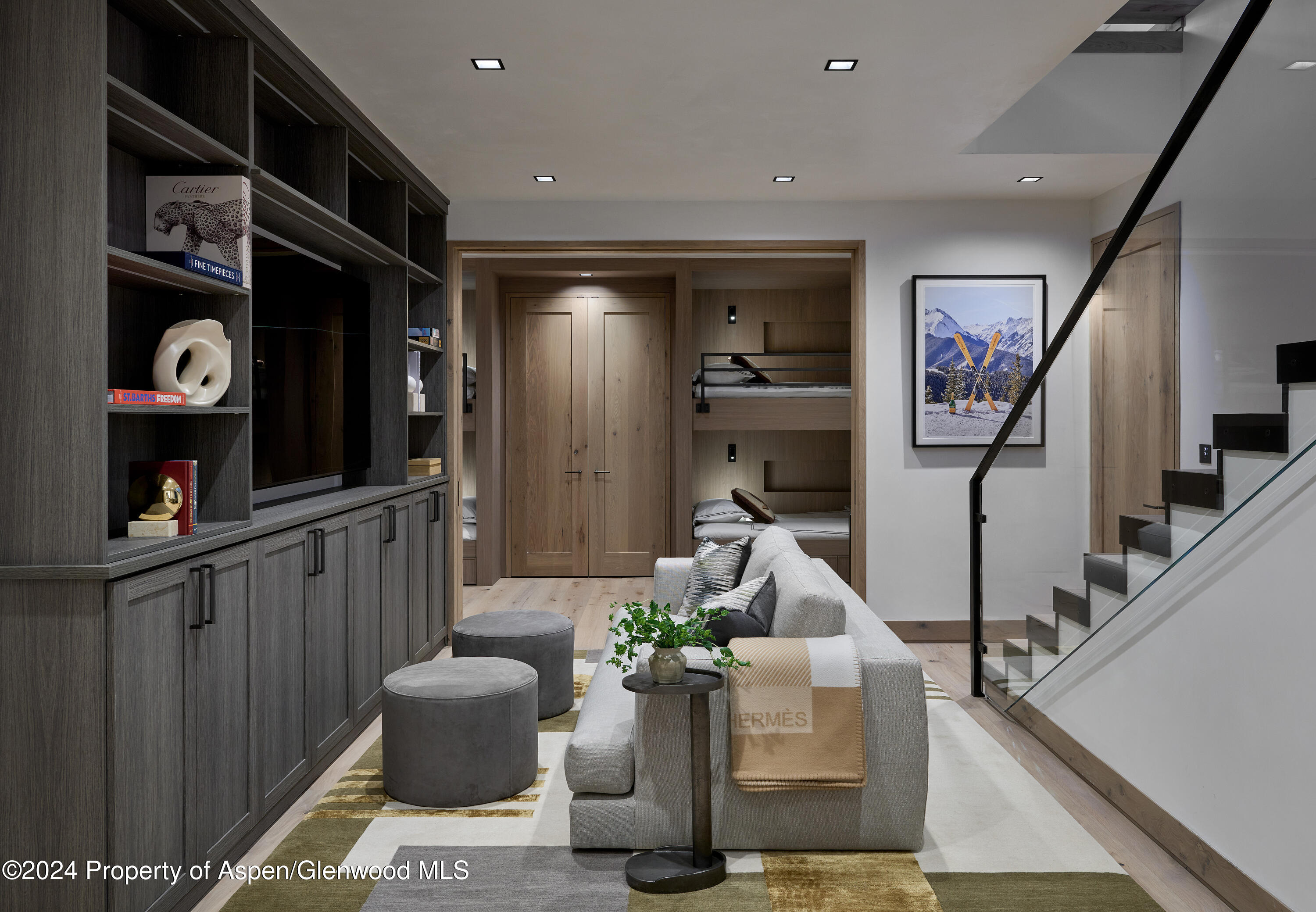 411 Pearl Court Property Photo 33