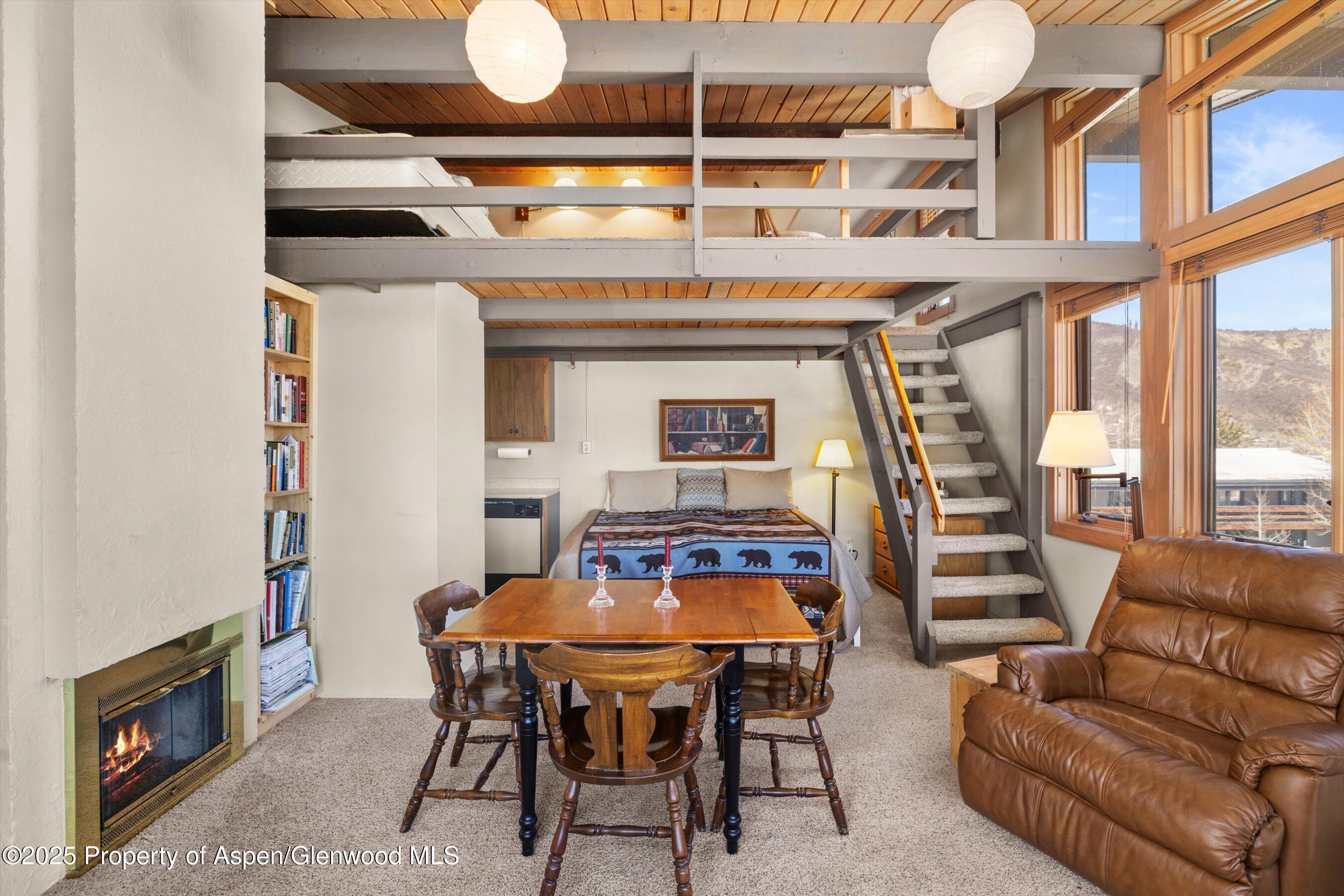 600 Carriage Way, J-10 Property Photo 5