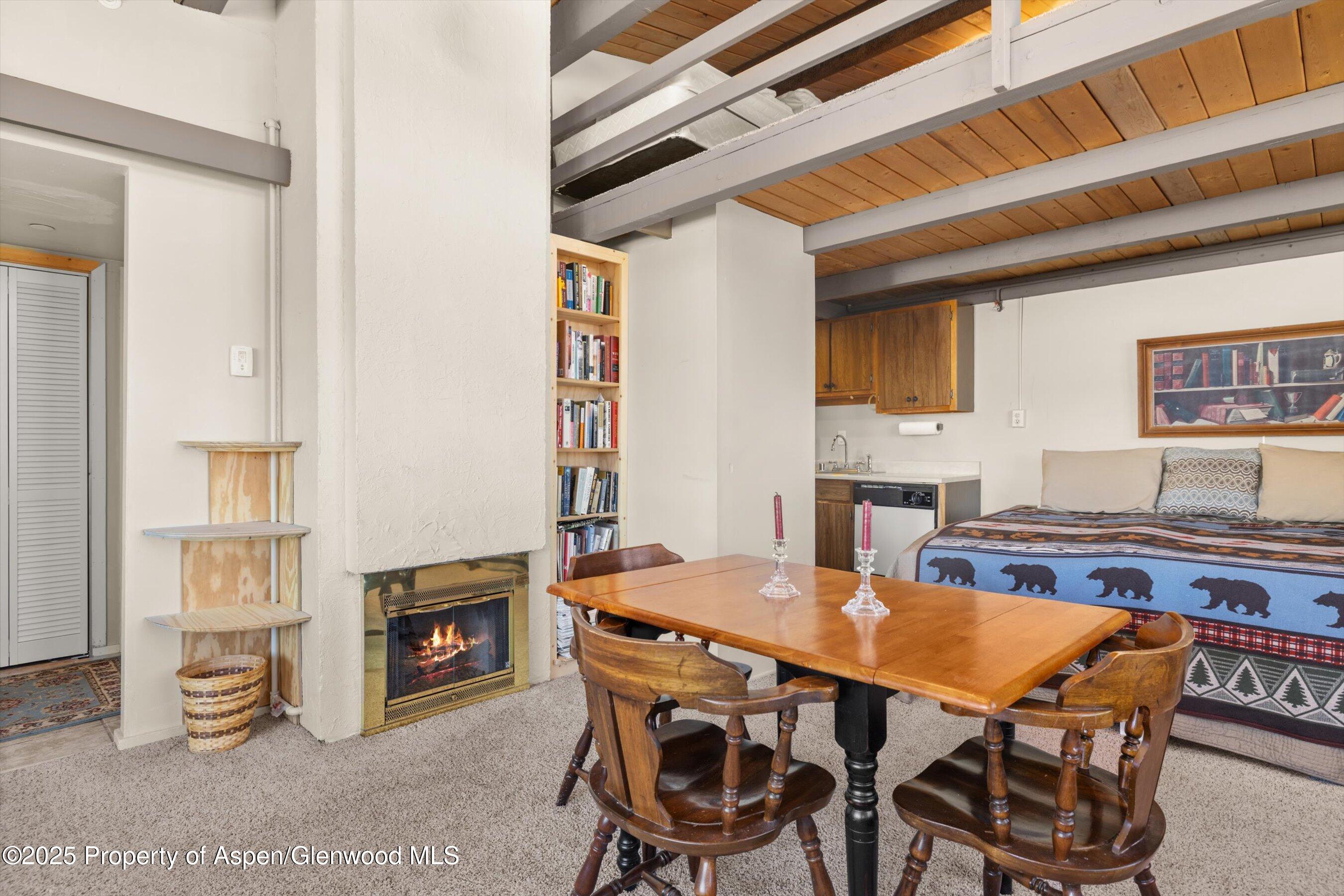 600 Carriage Way, J-10 Property Photo 7