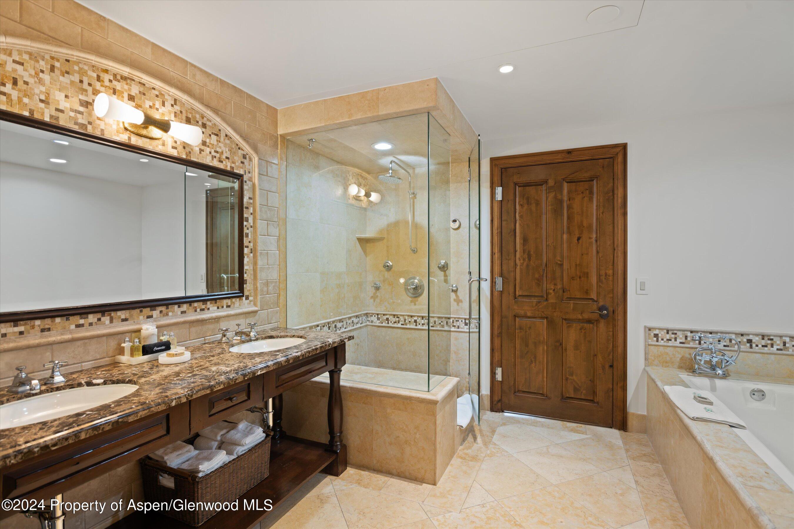 415 E Dean St, Unit 15 Property Photo 16