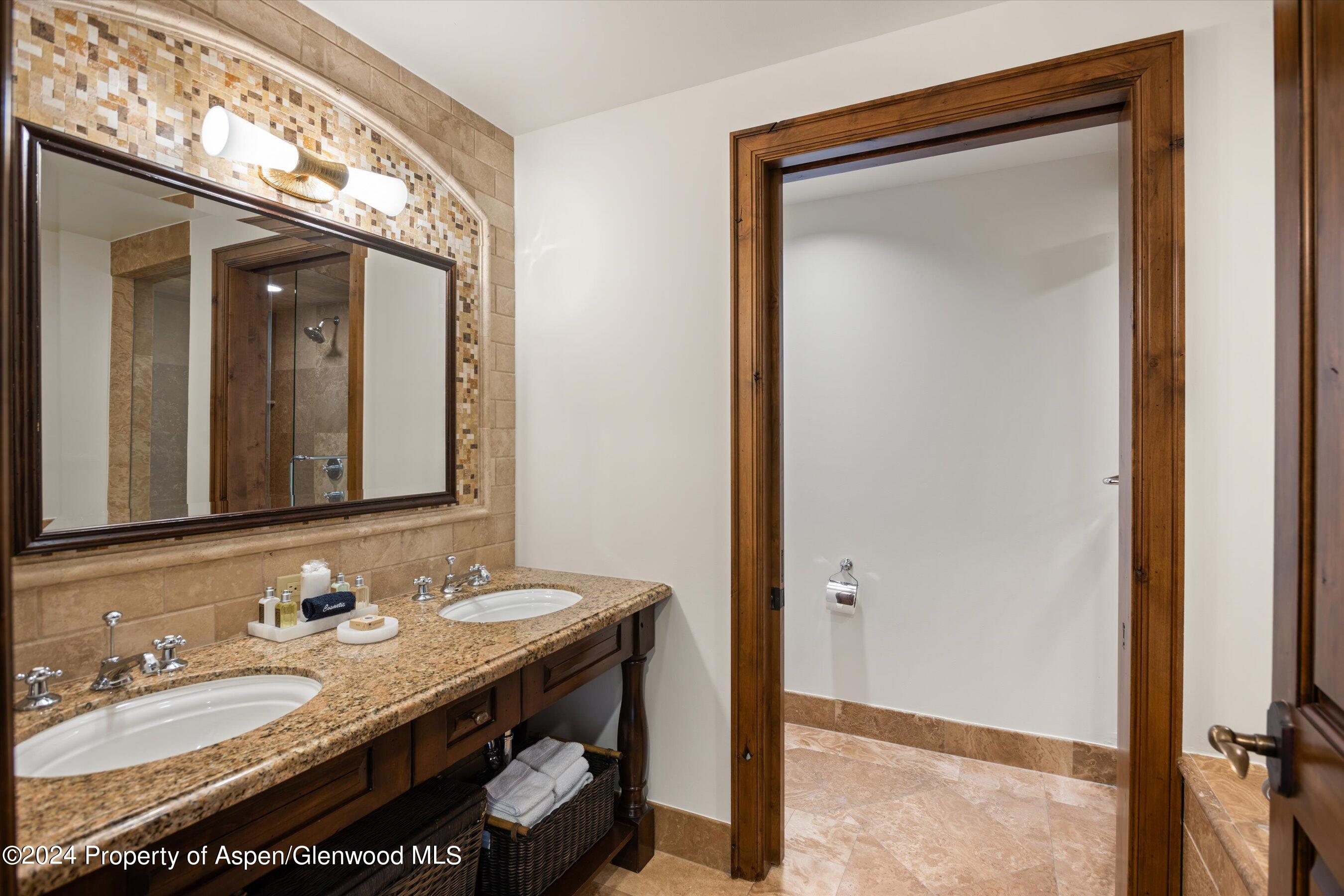 415 E Dean St, Unit 15 Property Photo 18
