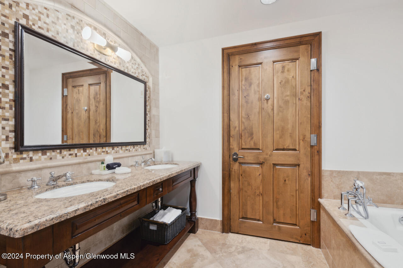 415 E Dean St, Unit 24 Property Photo 16