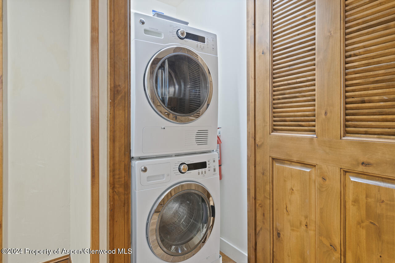 415 E Dean St, Unit 24 Property Photo 27
