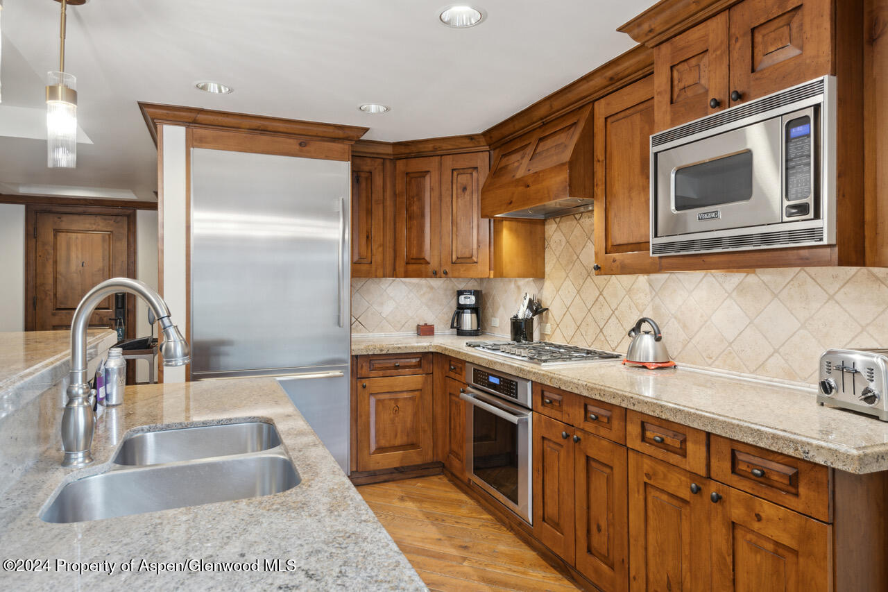 415 E Dean St, Unit 24 Property Photo 5
