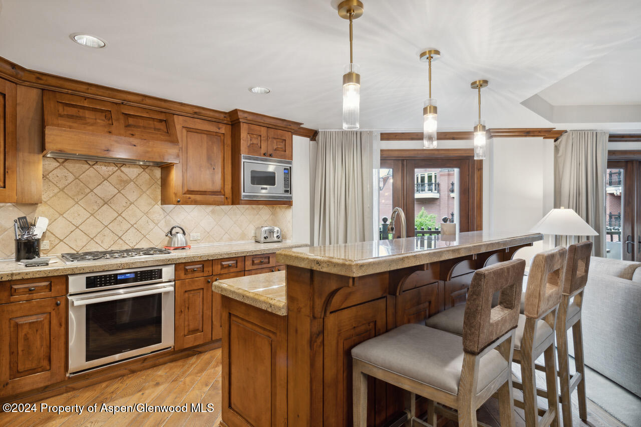 415 E Dean St, Unit 24 Property Photo 6
