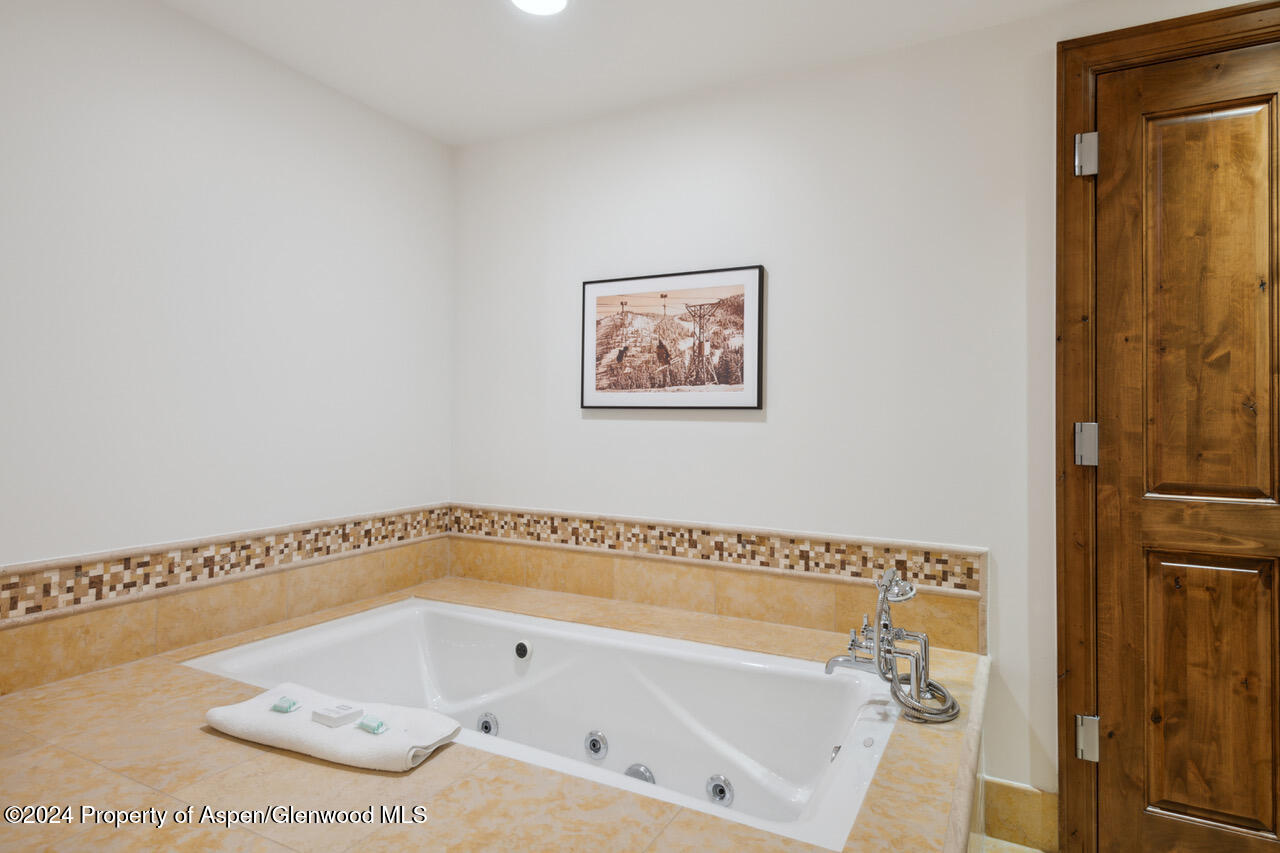415 E Dean St, Unit 24 Property Photo 21