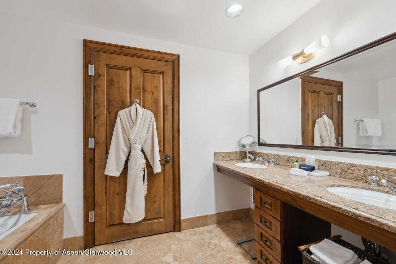 415 E Dean St, Unit 24 Property Photo 25