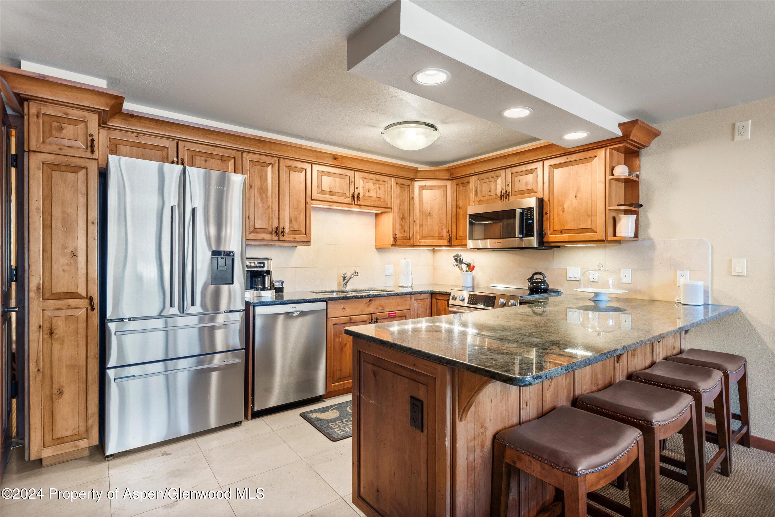 400 Wood Road, 1207 Property Photo 6