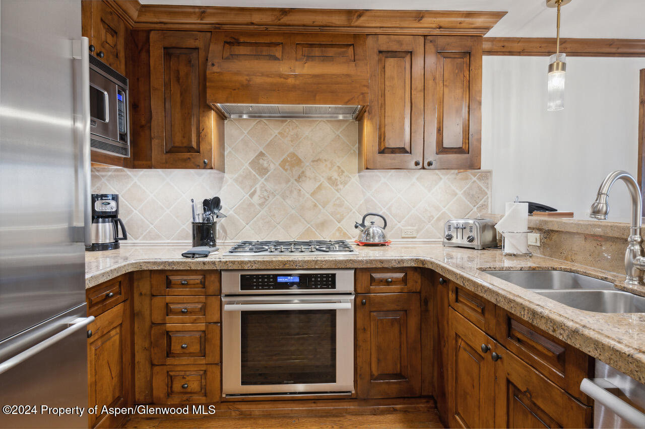 415 E Dean St., Unit 16 Property Photo 6