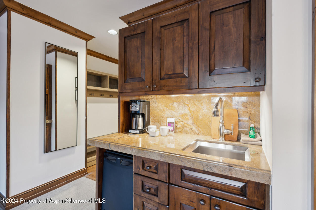 415 E Dean St., Unit 16 Property Photo 18