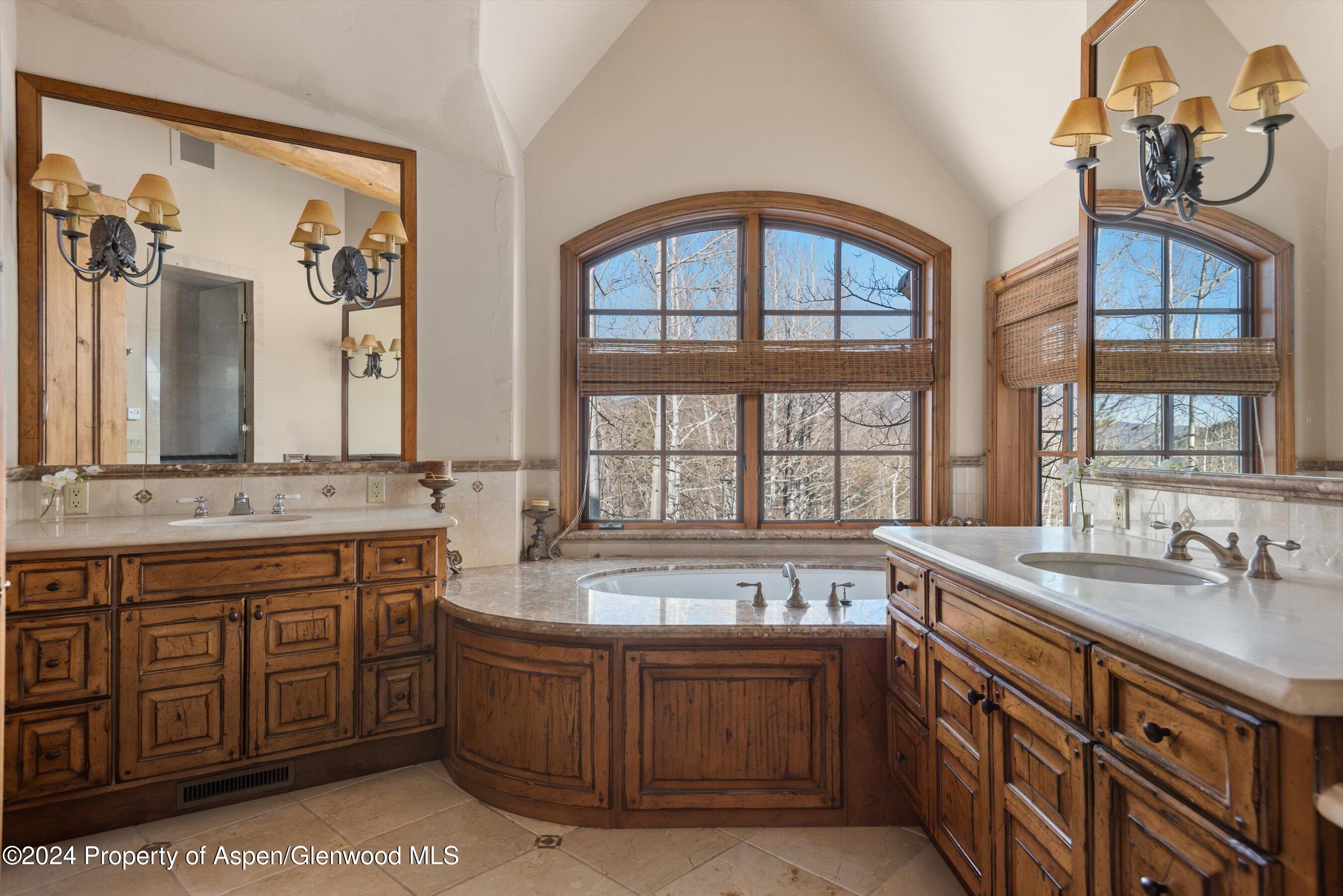 350 Thunderbowl Lane Property Photo 14