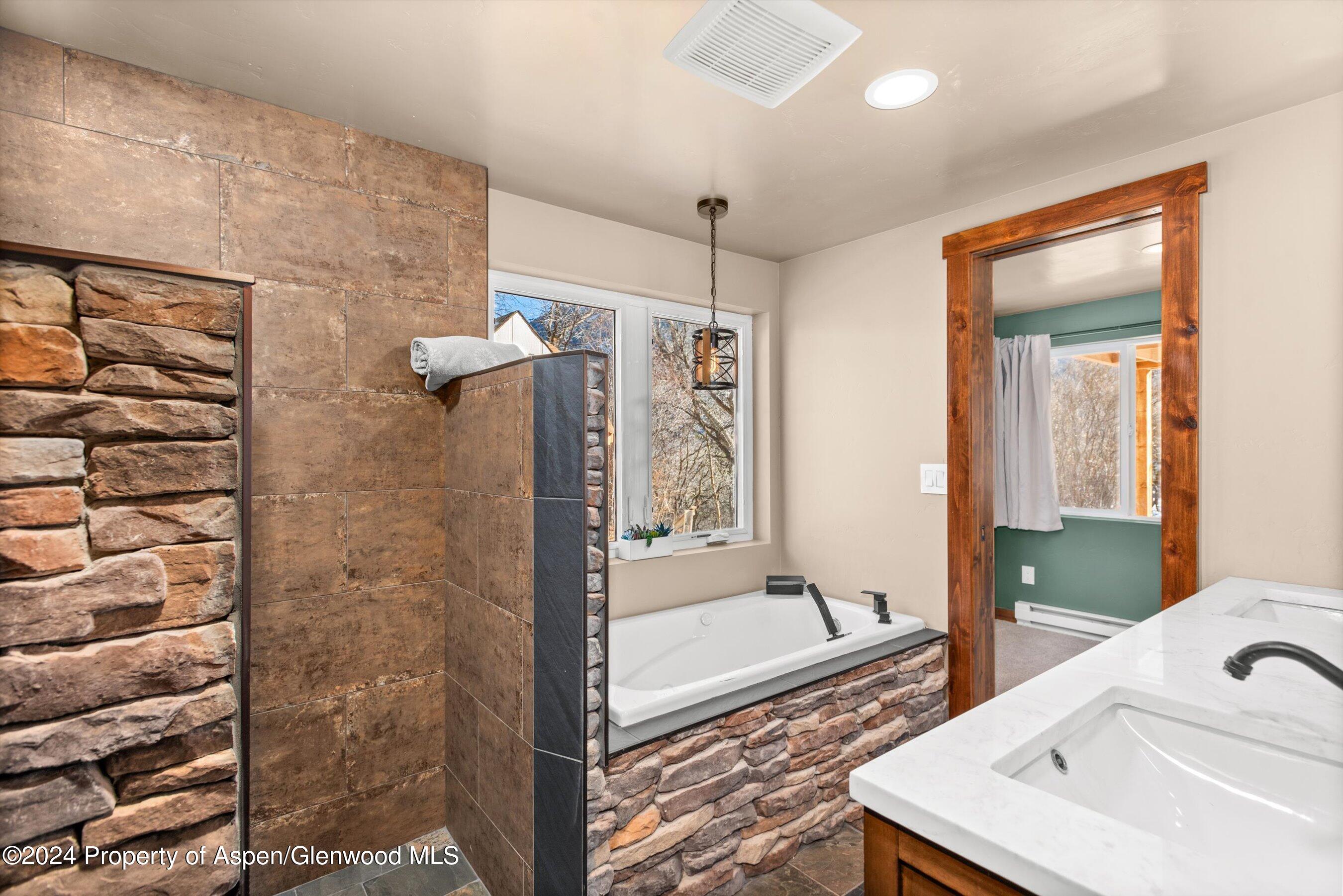 212 Cherokee Lane Property Photo 7