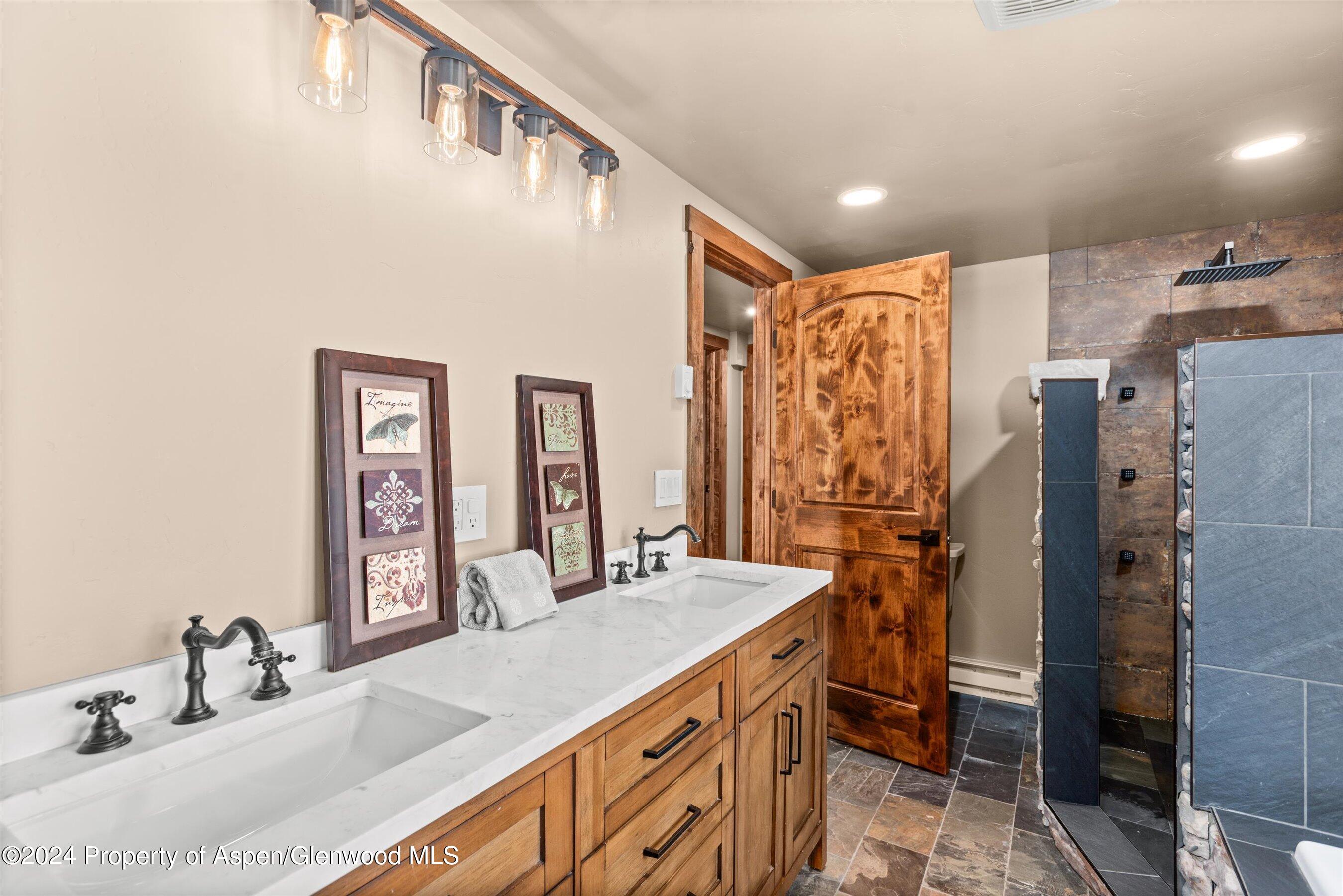 212 Cherokee Lane Property Photo 8