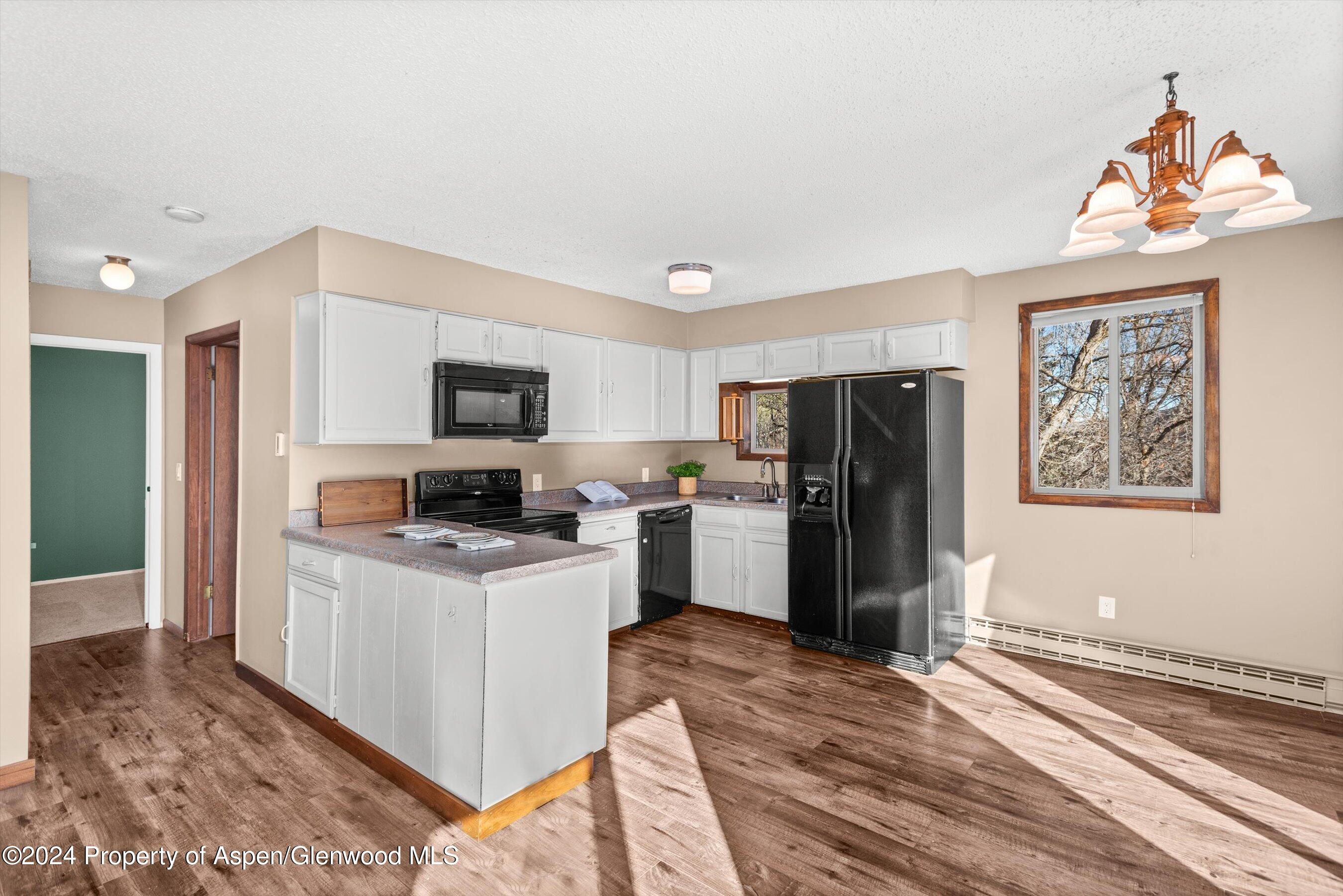 212 Cherokee Lane Property Photo 15